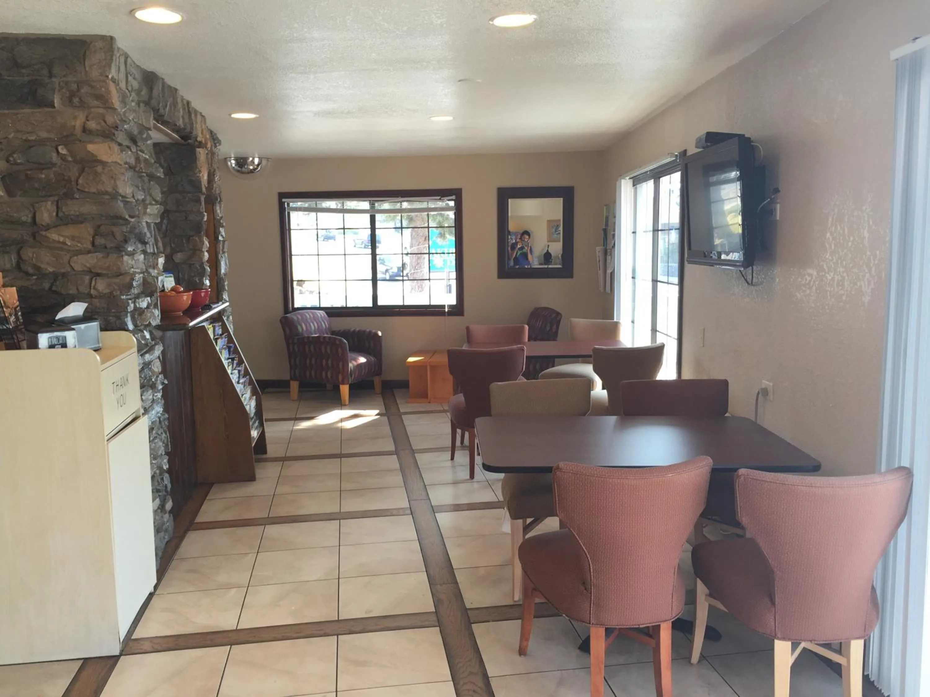 Restaurant/places to eat in Oakhurst Lodge