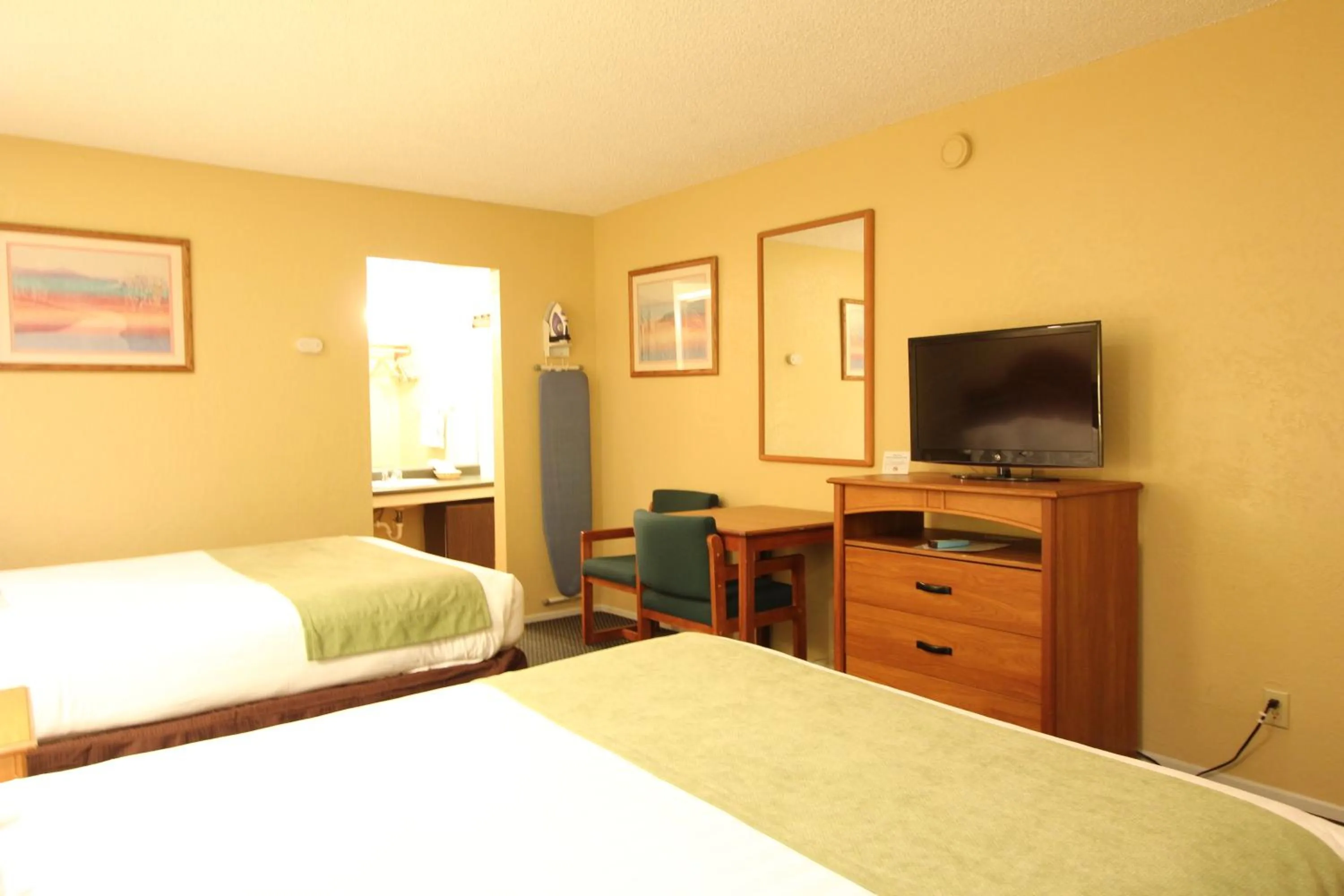 Decorative detail, Bed in Oakhurst Lodge