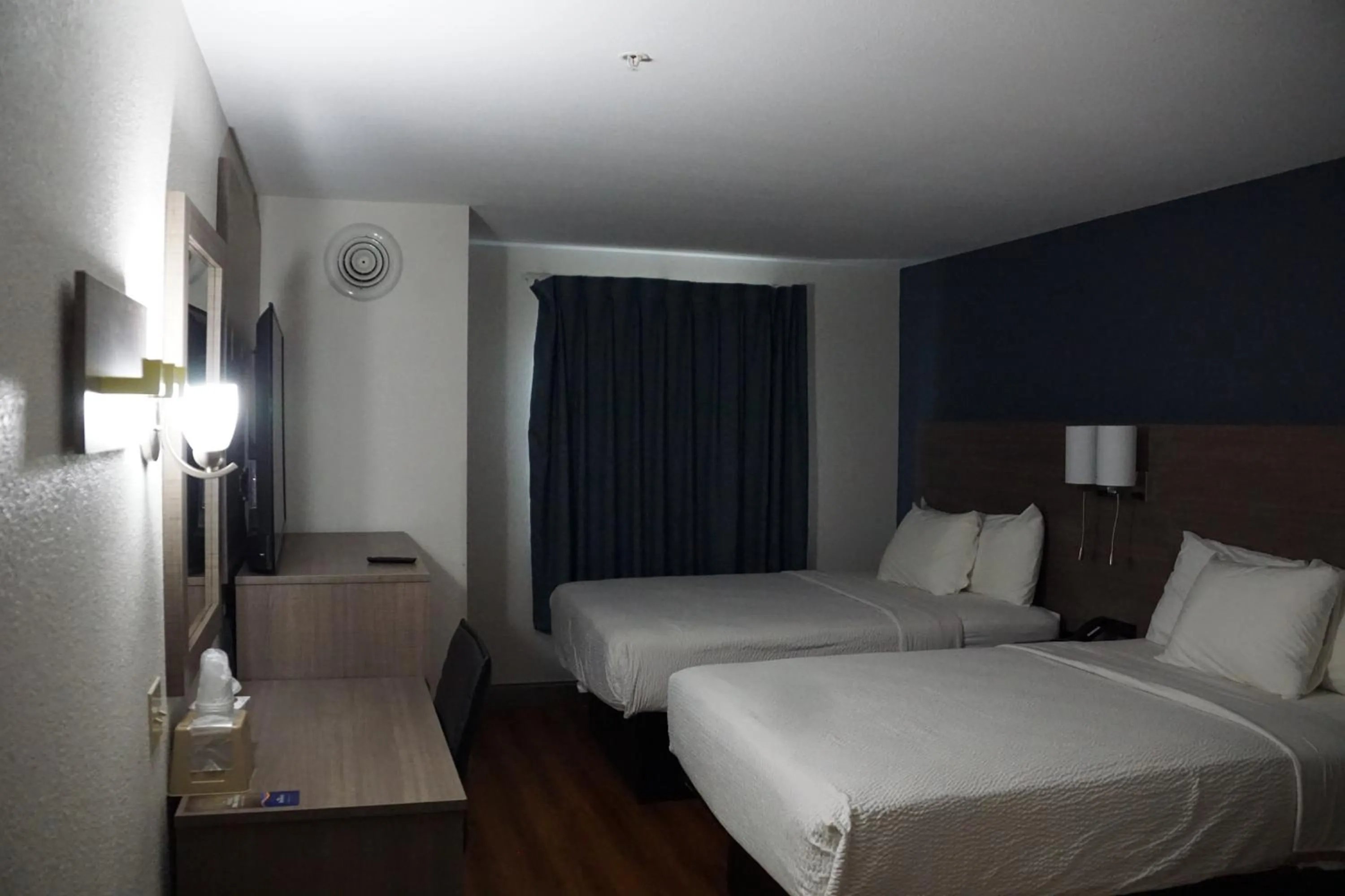 Bed in Days Inn by Wyndham Mexico