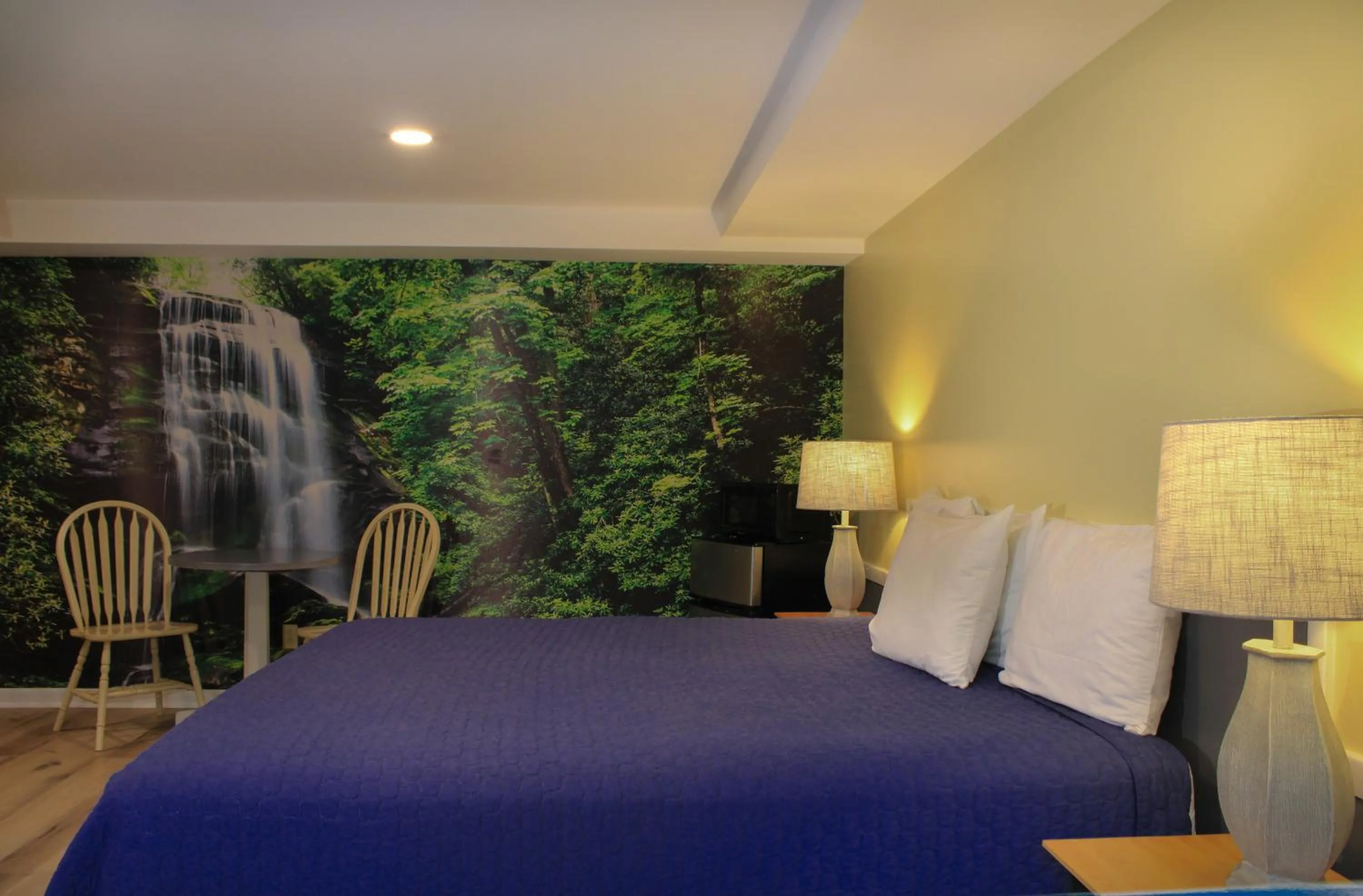 Bed in Bucksport Inn