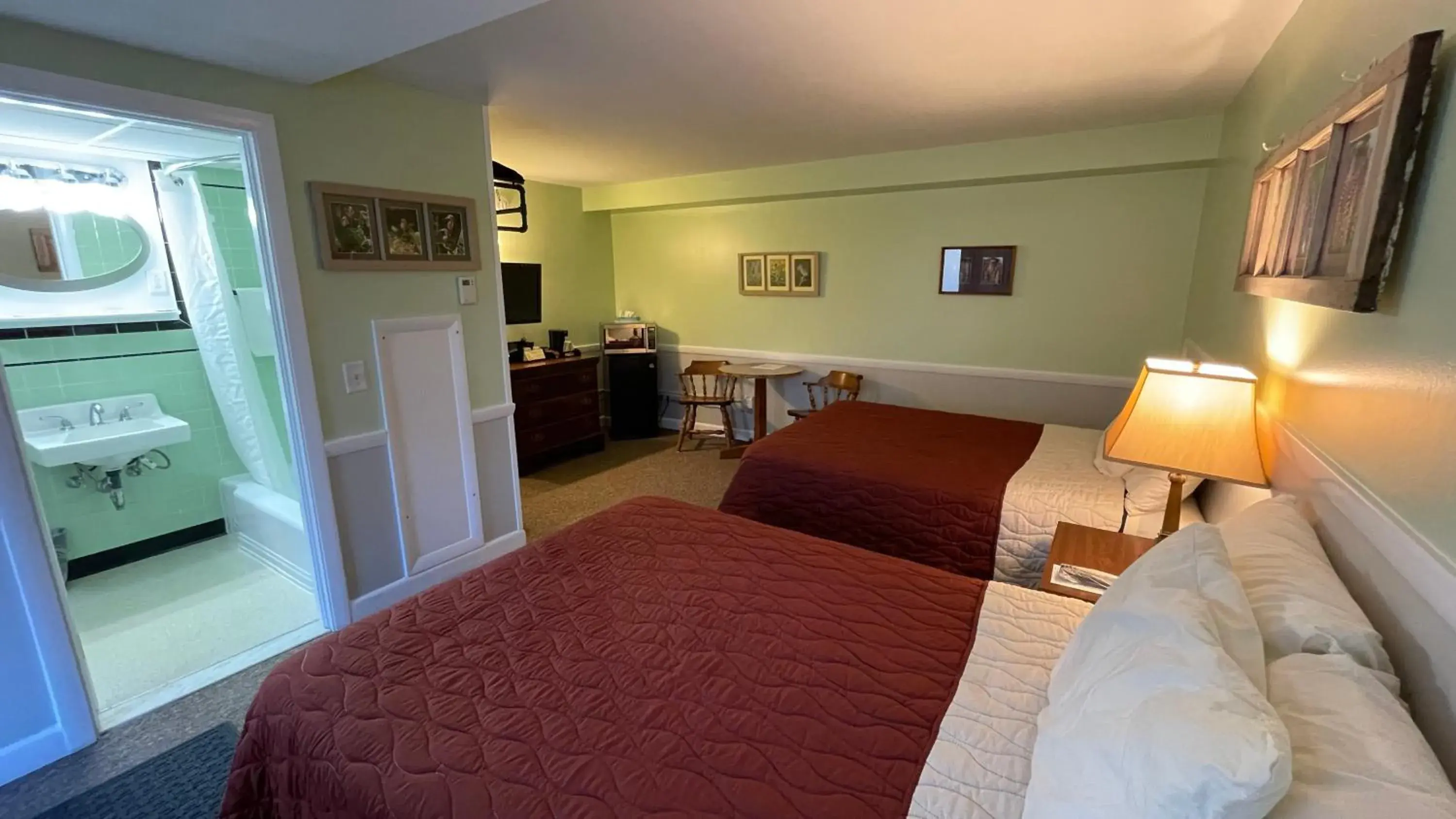 Double Room with Two Double Beds - 1 Dog allowed in Bucksport Inn Double Room with Two Double Beds - 1 Dog allowed in Bucksport Inn