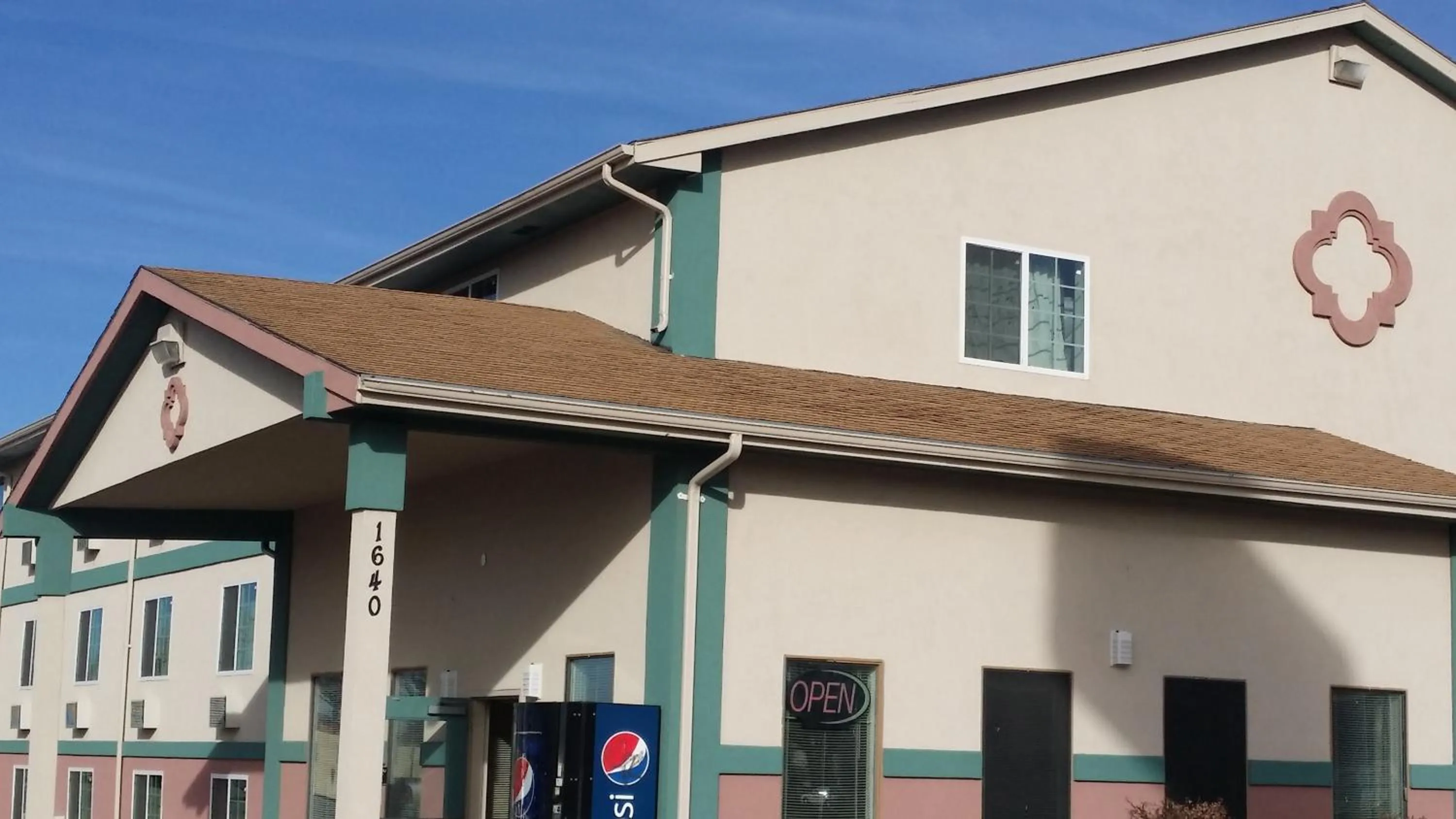 Property building in Value Inn & Suites Salina