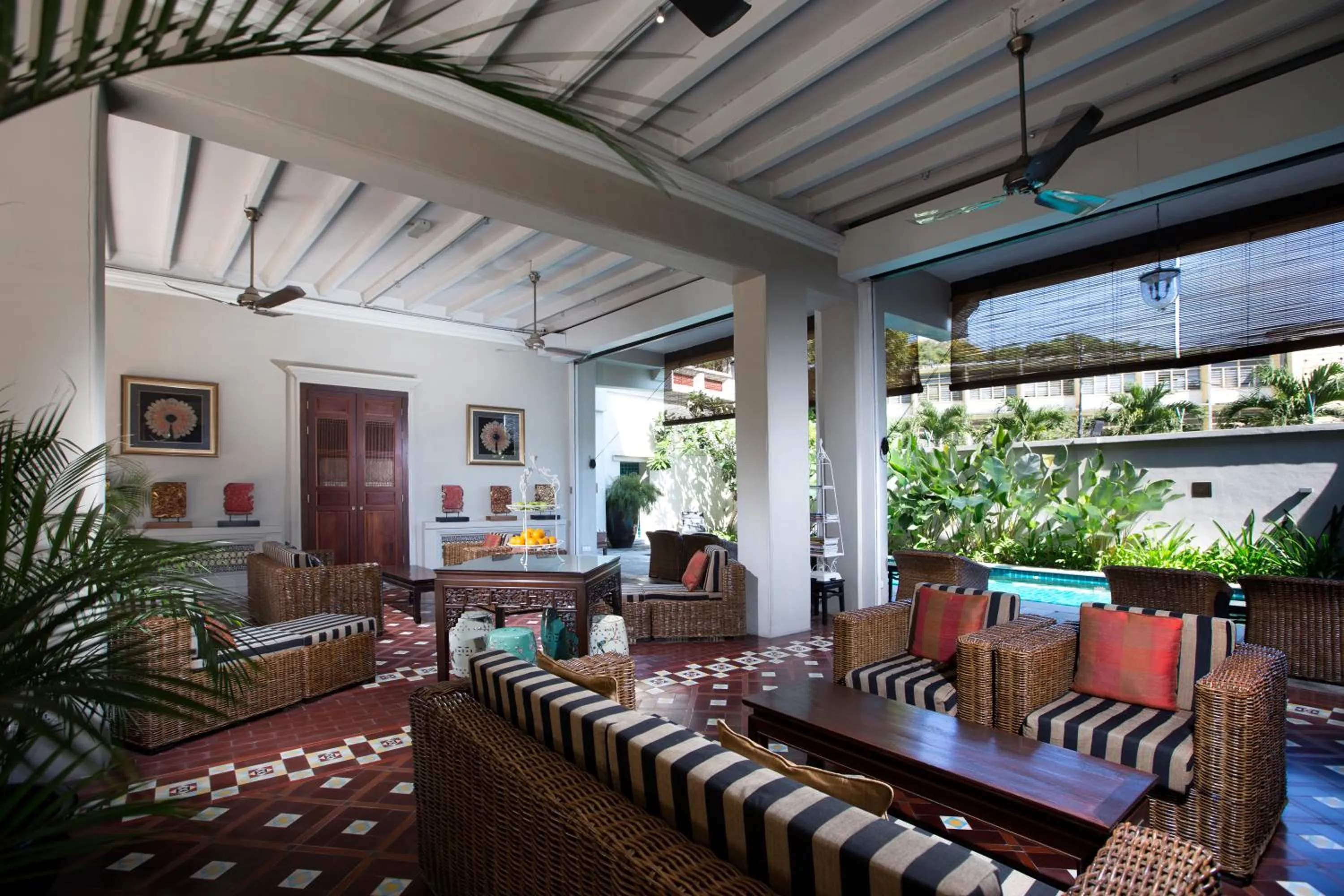 Lounge or bar in Seven Terraces