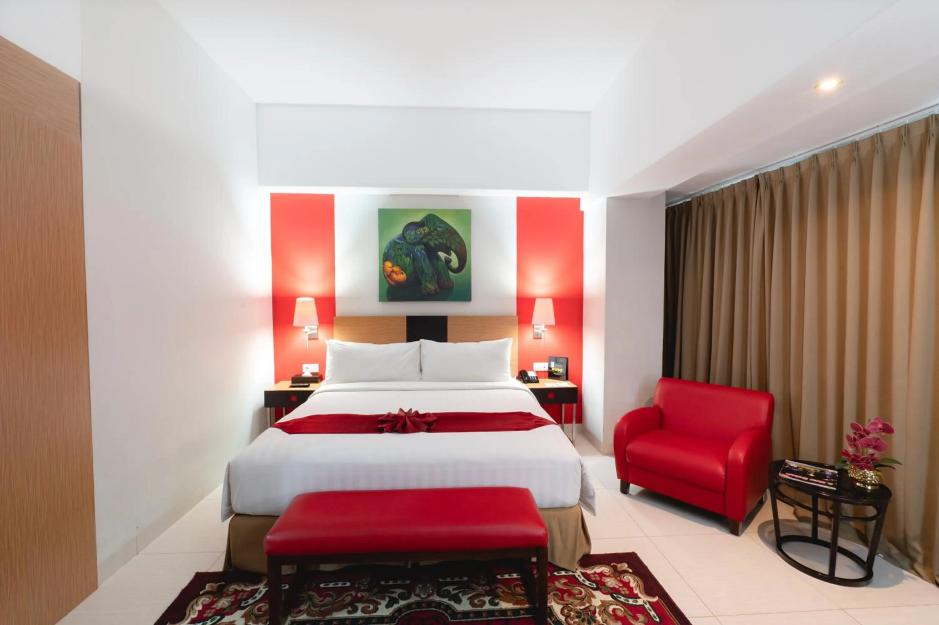 Bed in Atrium Premiere Hotel Yogyakarta Ambarukmo