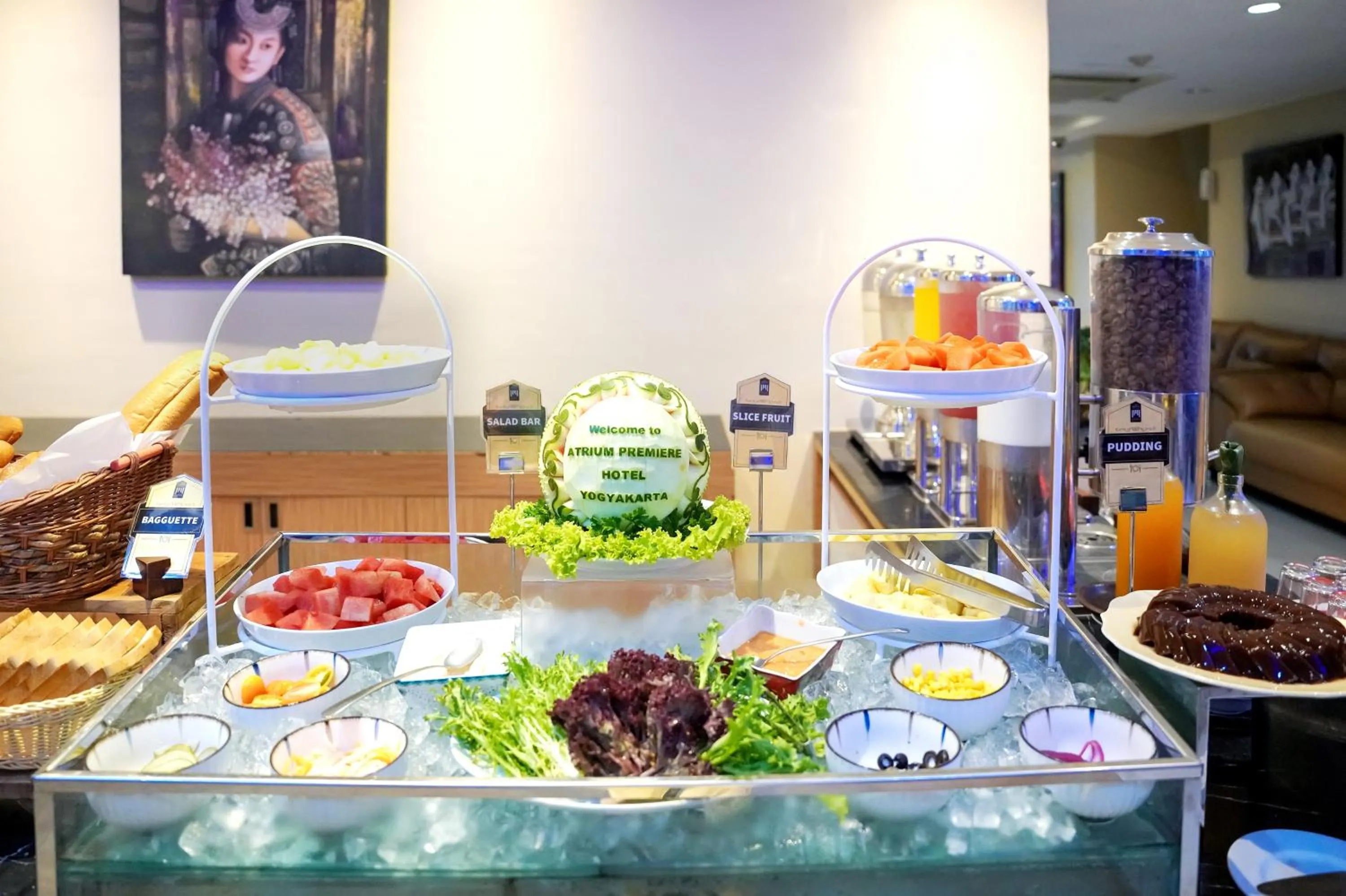 Restaurant/places to eat in Atrium Premiere Hotel Yogyakarta Ambarukmo