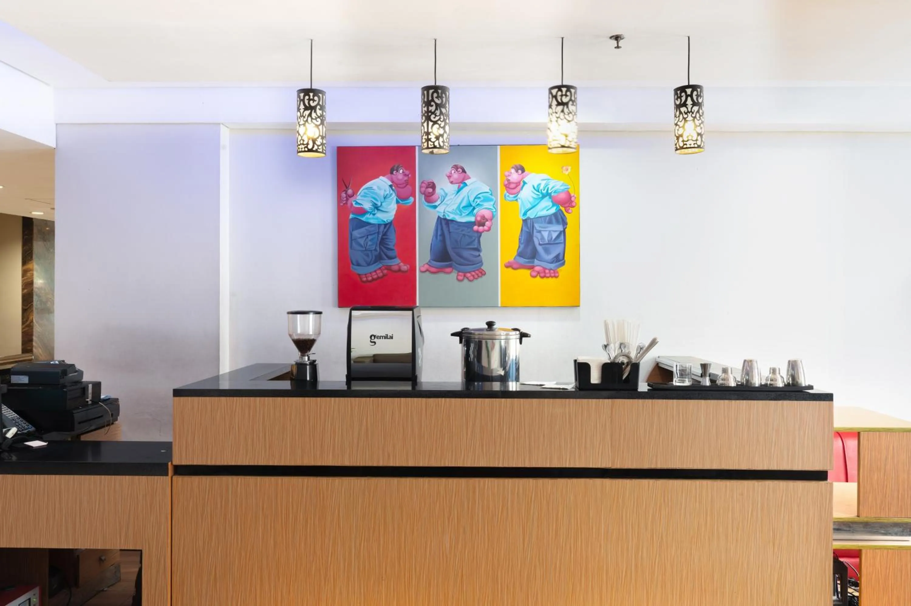 Coffee/tea facilities in Atrium Premiere Hotel Yogyakarta Ambarukmo