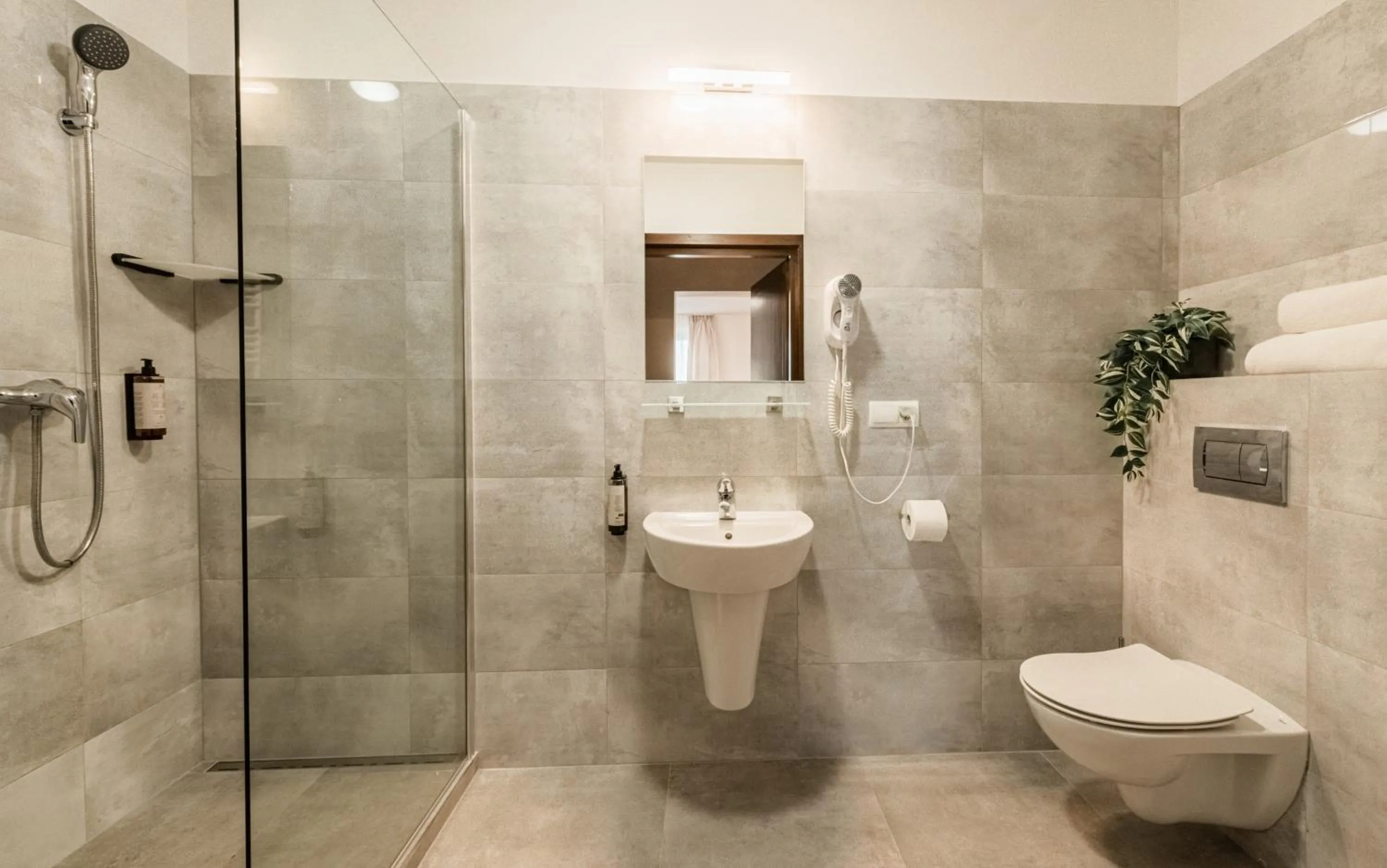 Shower in Hotel "Na Uboczu"