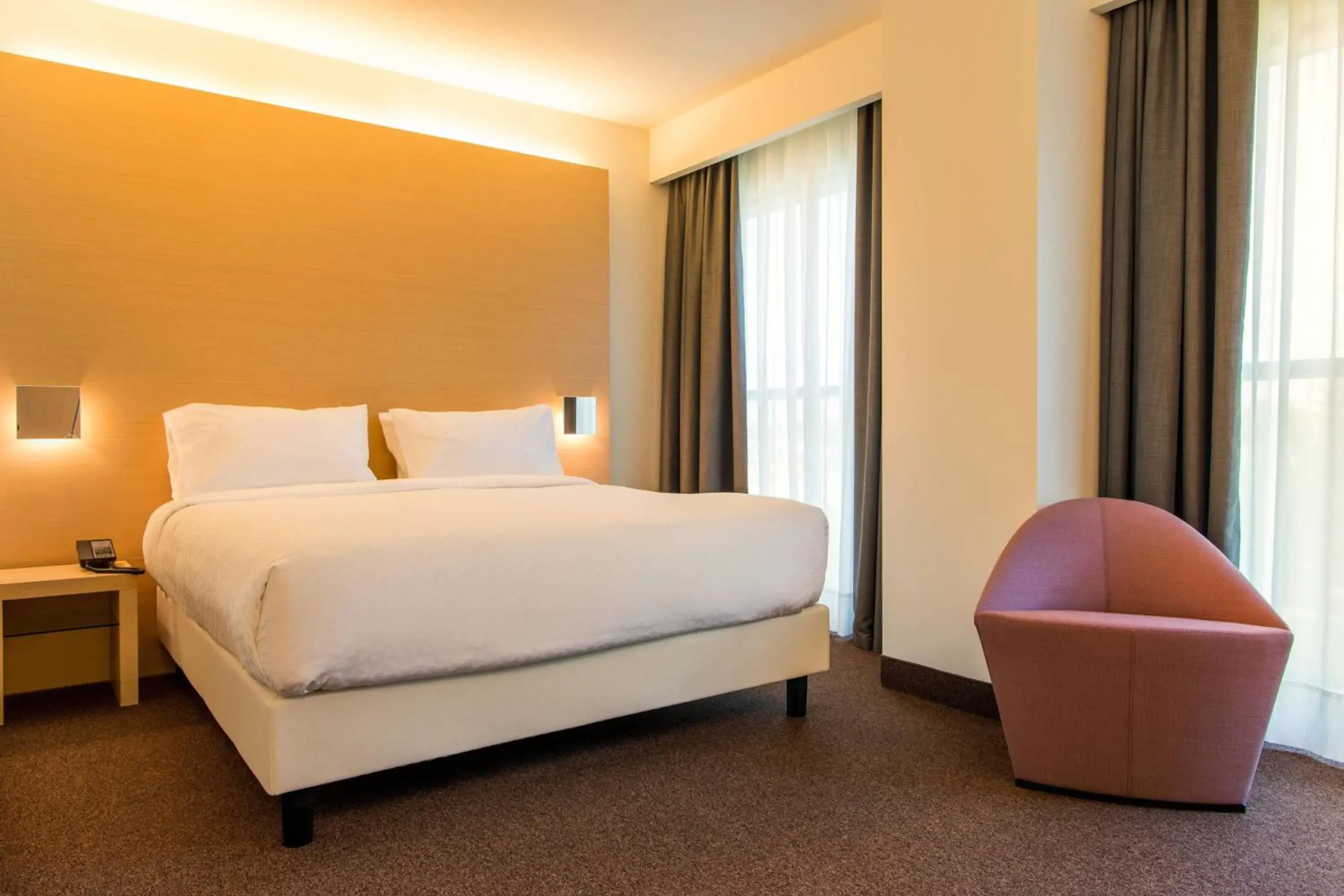 Deluxe King Room in Four Points by Sheraton Venice Mestre Deluxe King Room in Four Points by Sheraton Venice Mestre