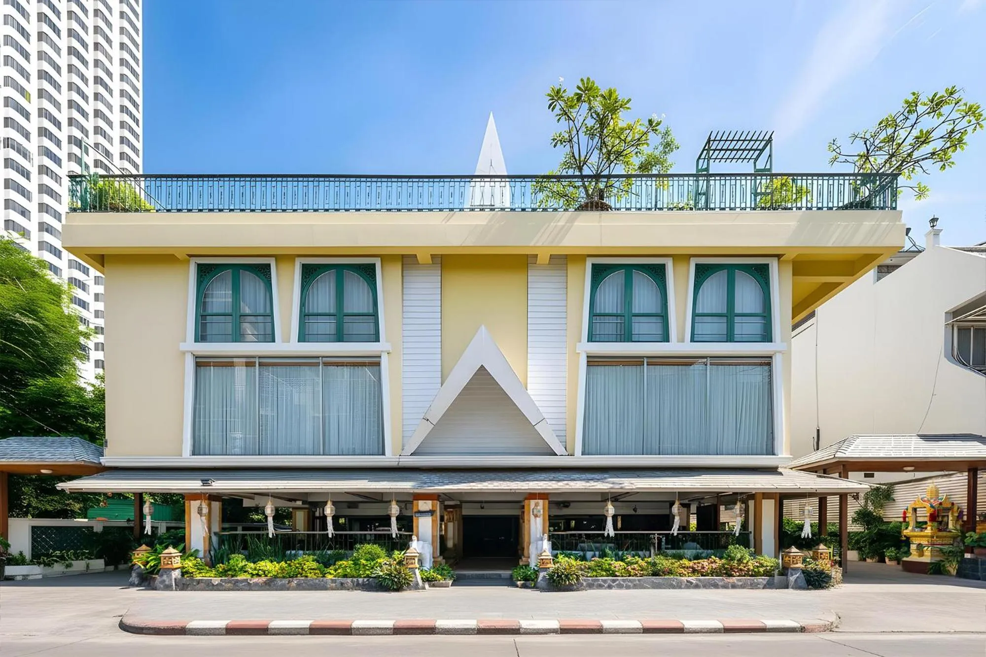 Property building in Royal Ivory Sukhumvit Nana