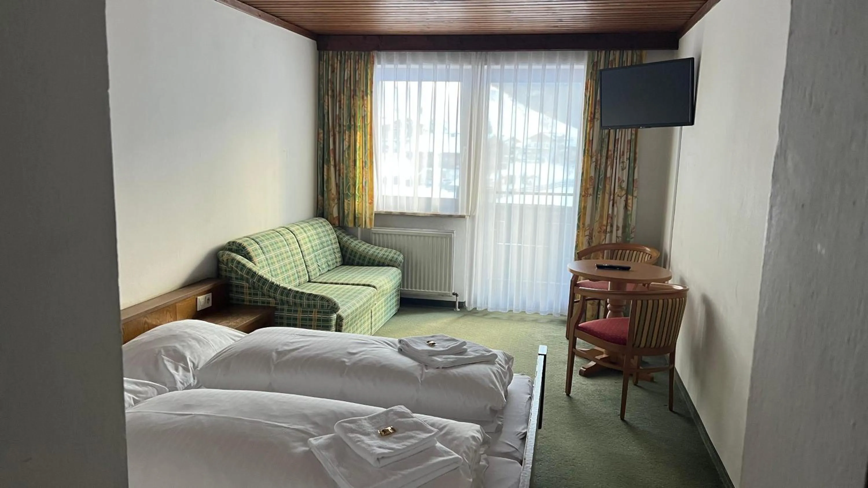 Bedroom, Bed in Haus Alpina by Châtel Reizen