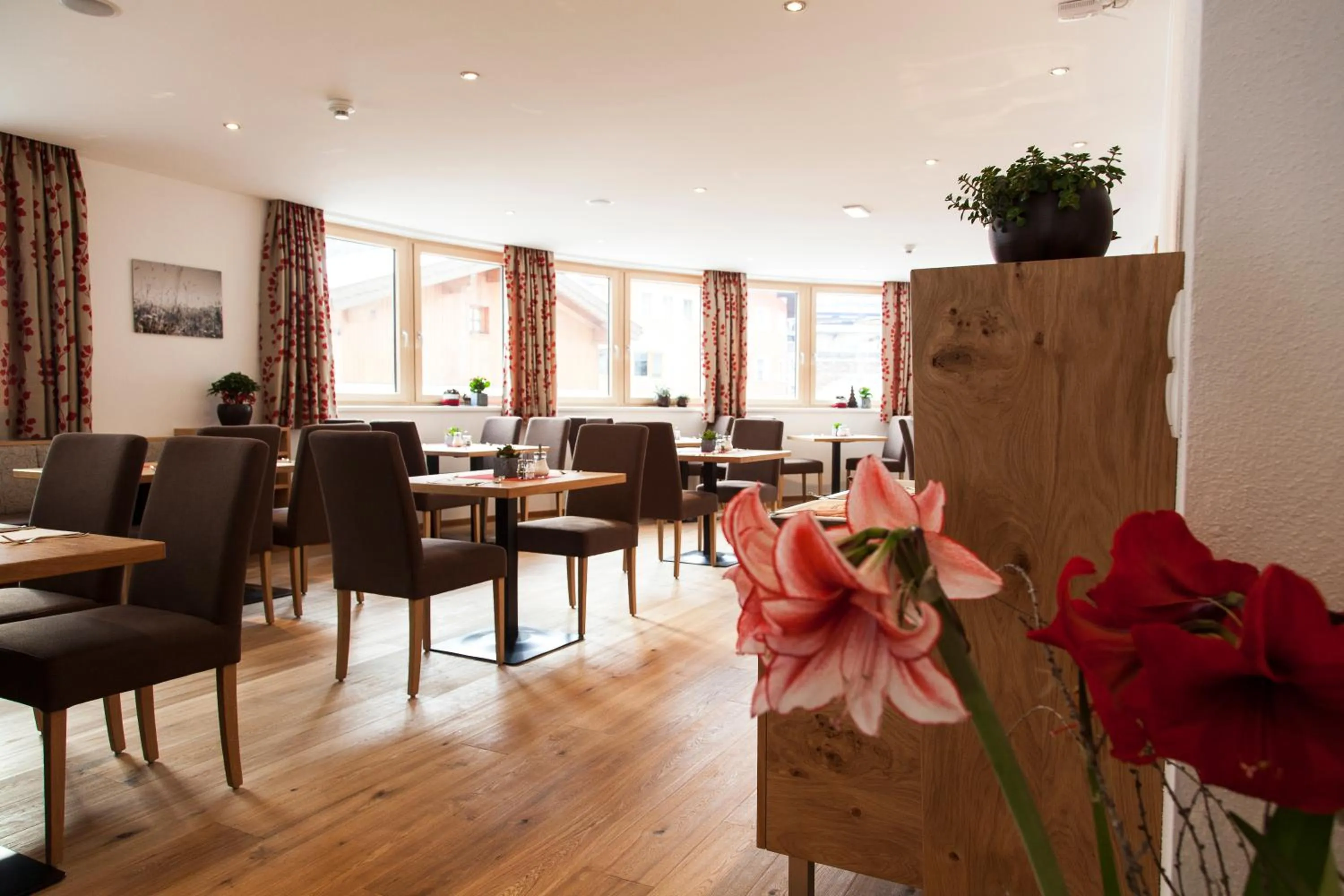 Restaurant/places to eat in Alpenleben