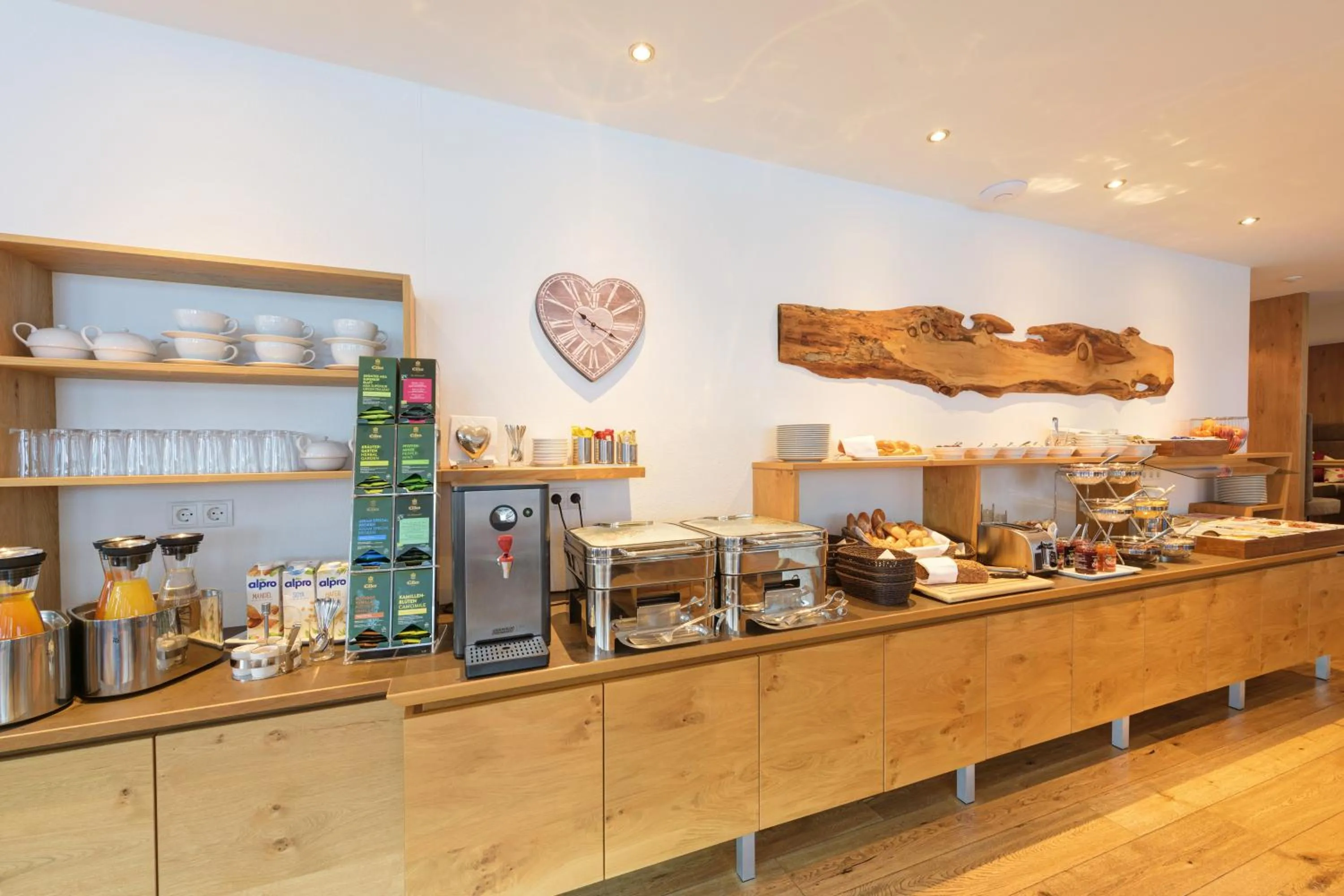 Buffet breakfast in Alpenleben