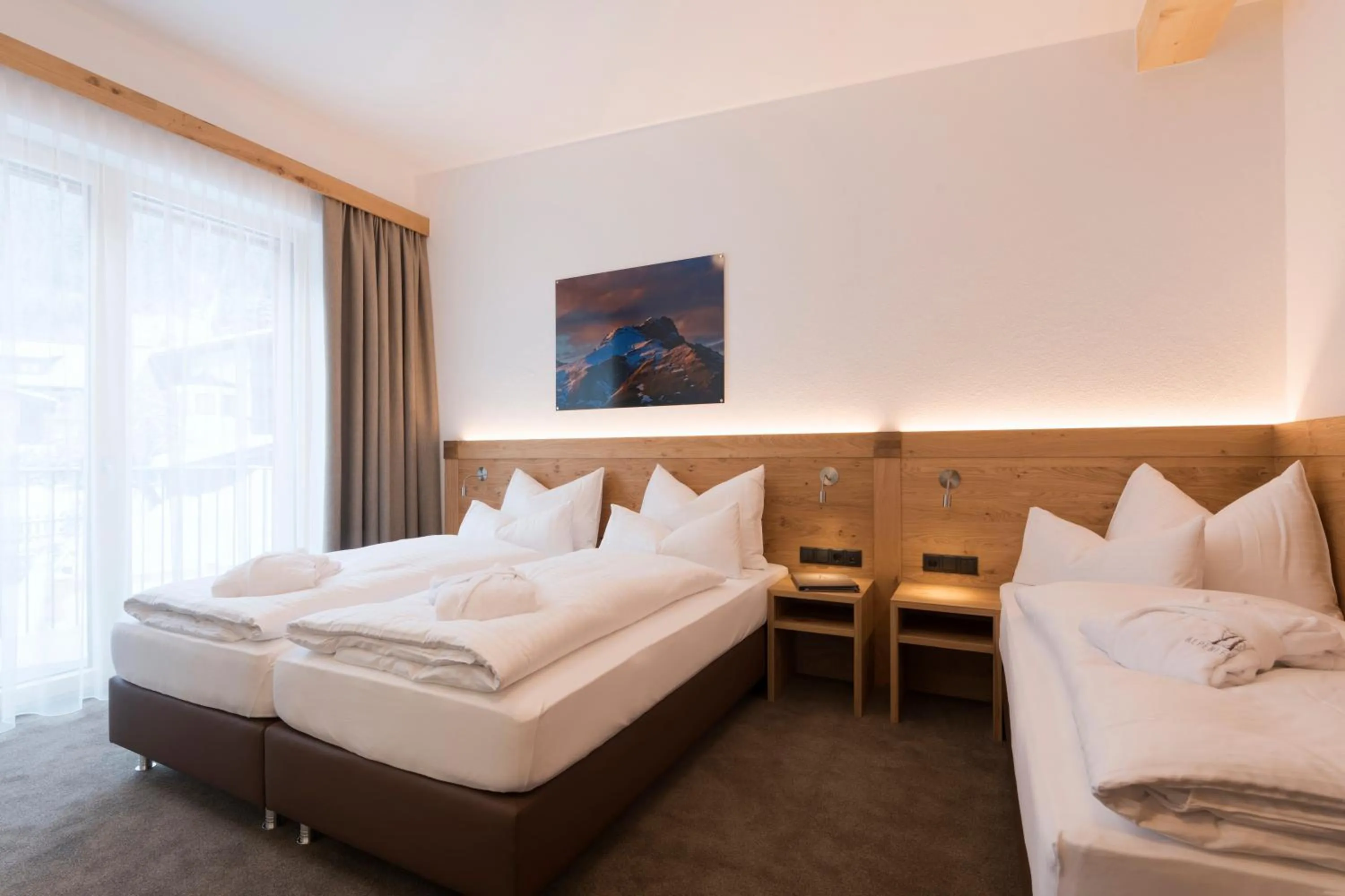 Bedroom, Bed in Alpenleben