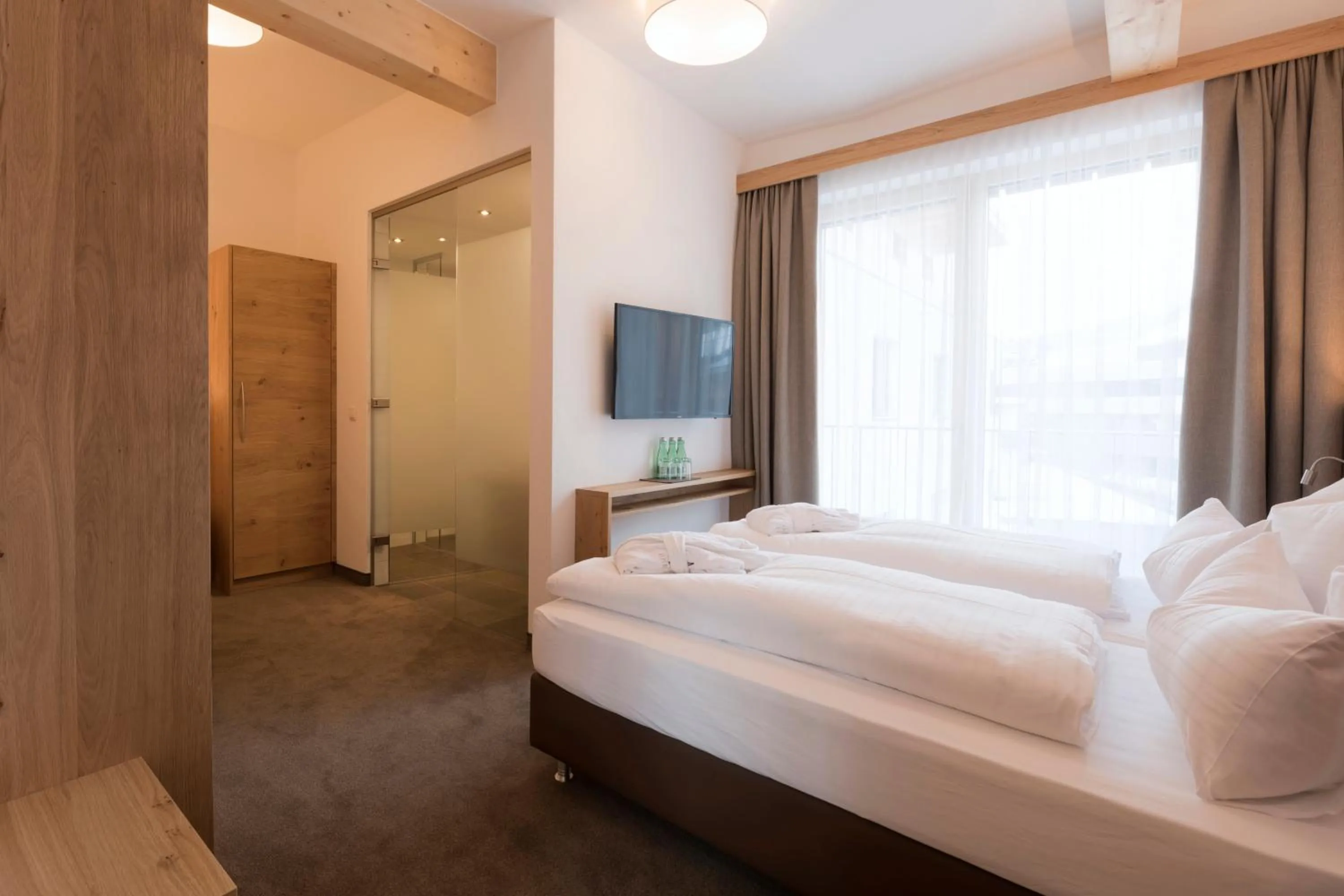 Bedroom, Bed in Alpenleben