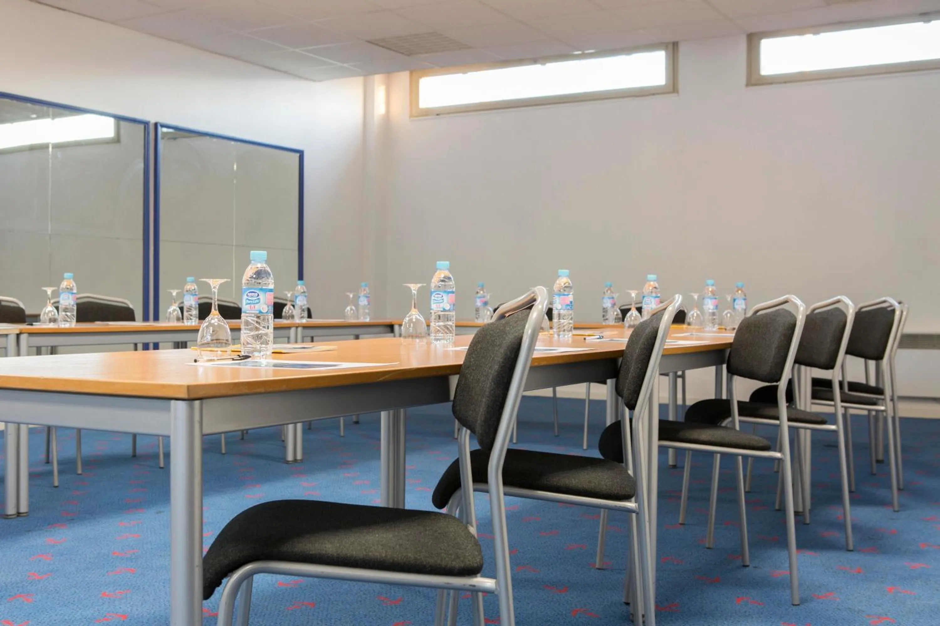 Meeting/conference room in Hôtel Les Gens De Mer Dunkerque by Popinns