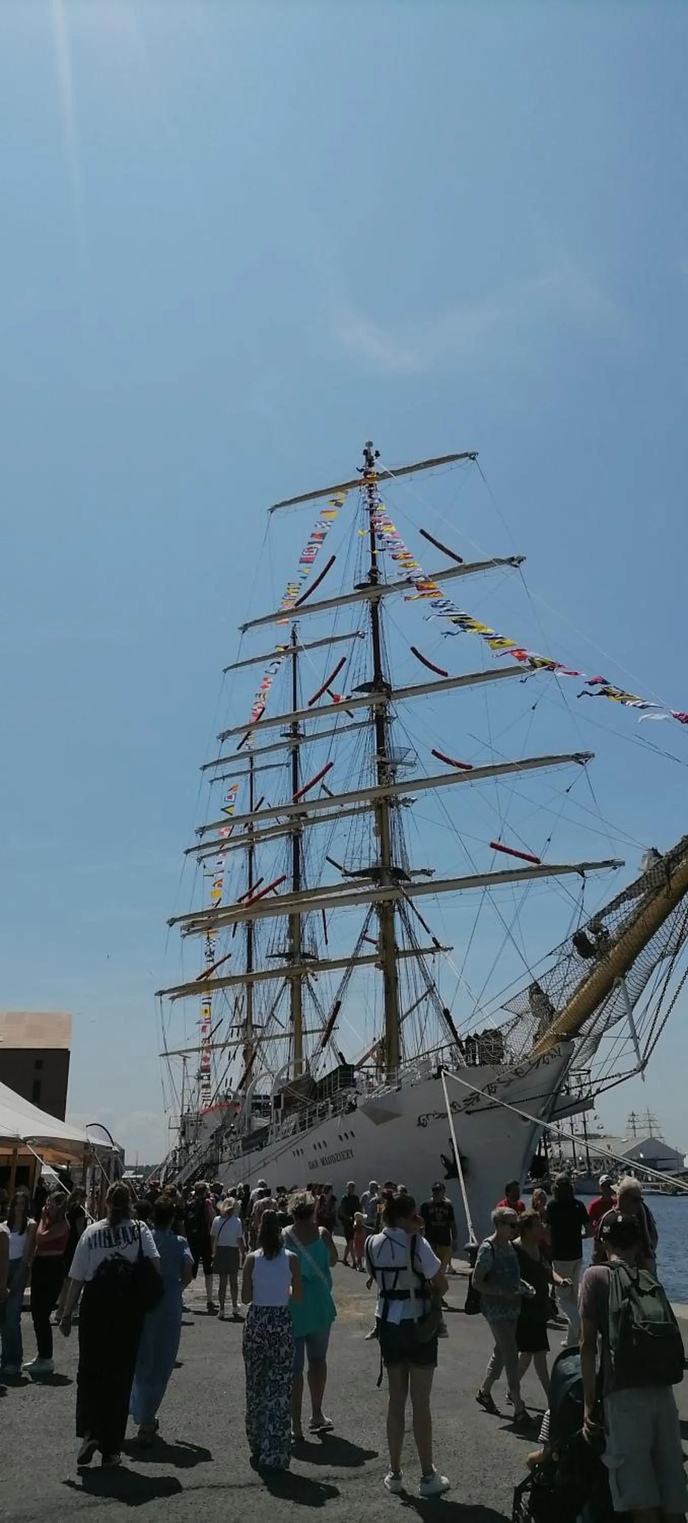 Hôtel Les Gens De Mer Dunkerque by Popinns