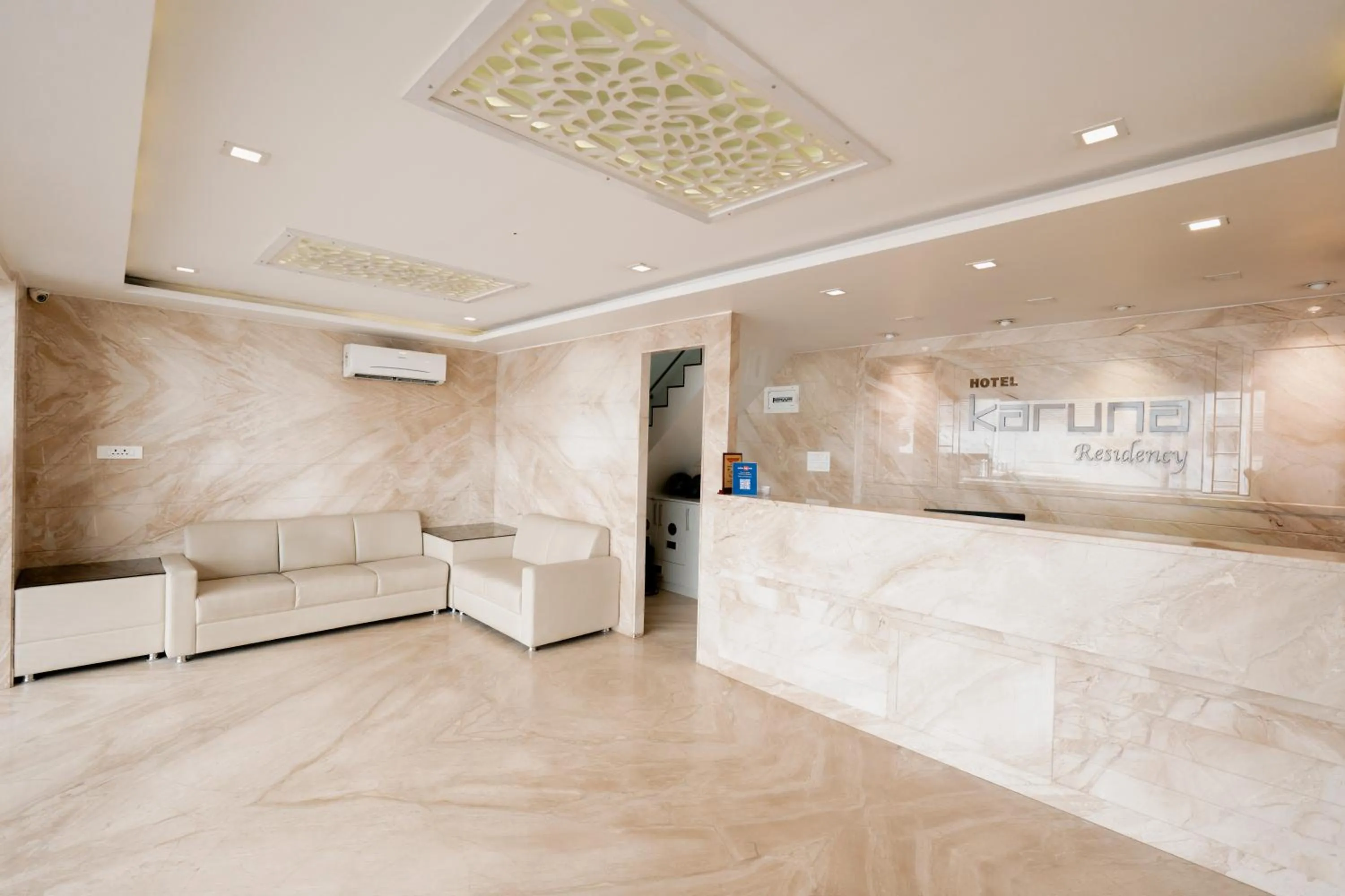 Lobby or reception in Hotel Karuna Residency