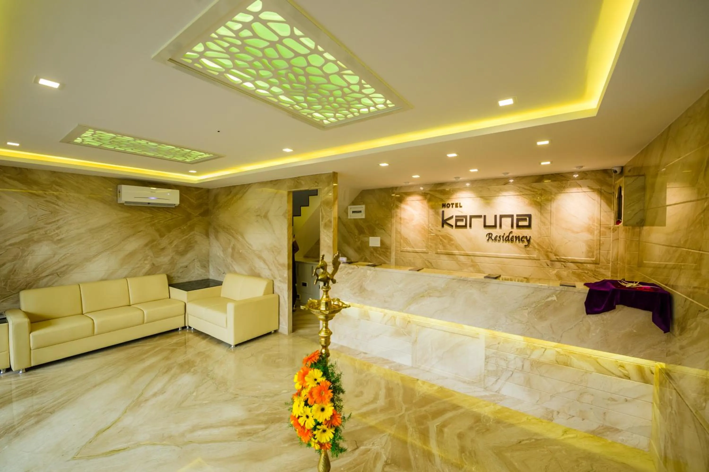 Lobby or reception in Hotel Karuna Residency