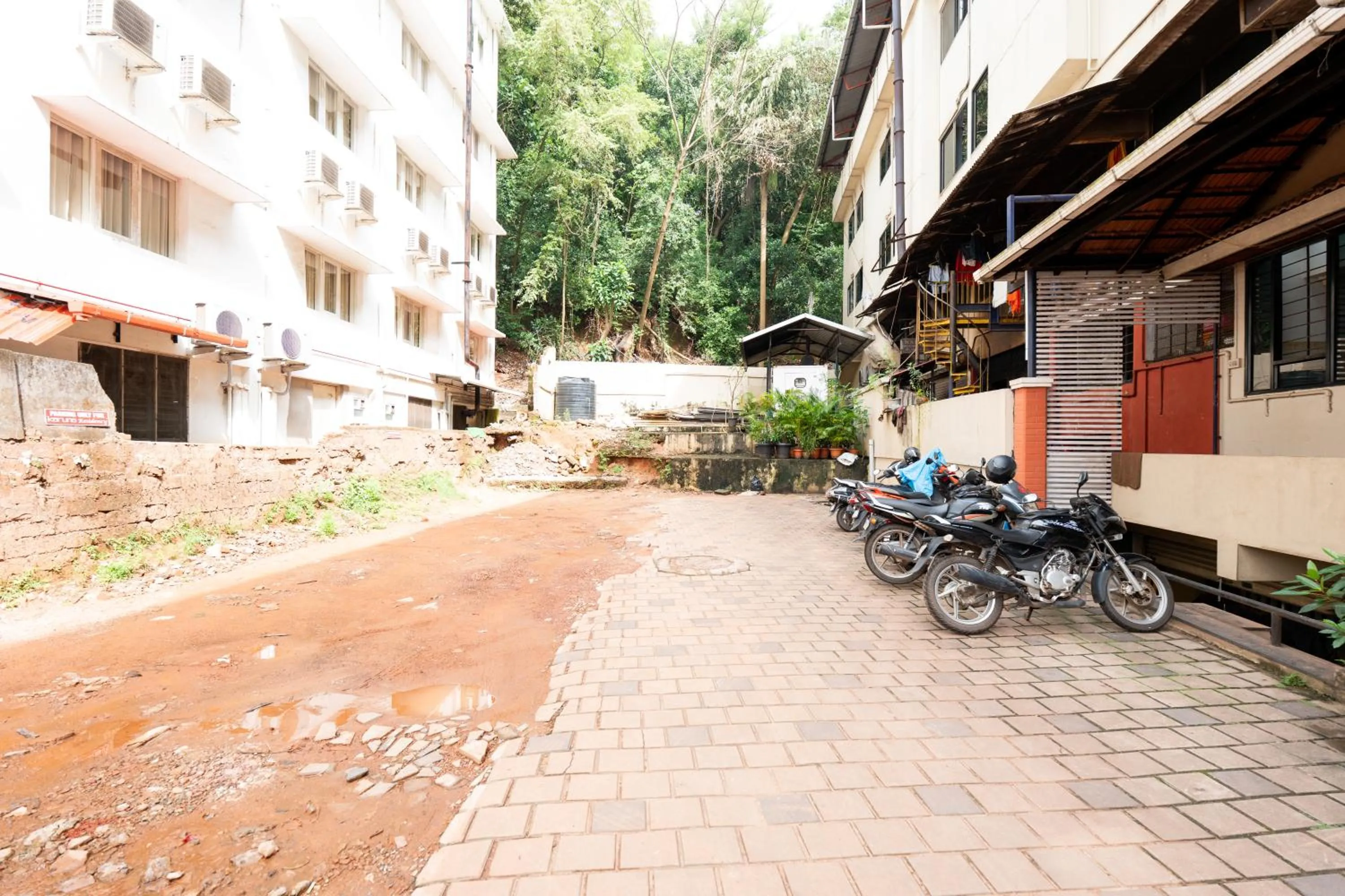 Hotel Karuna Residency