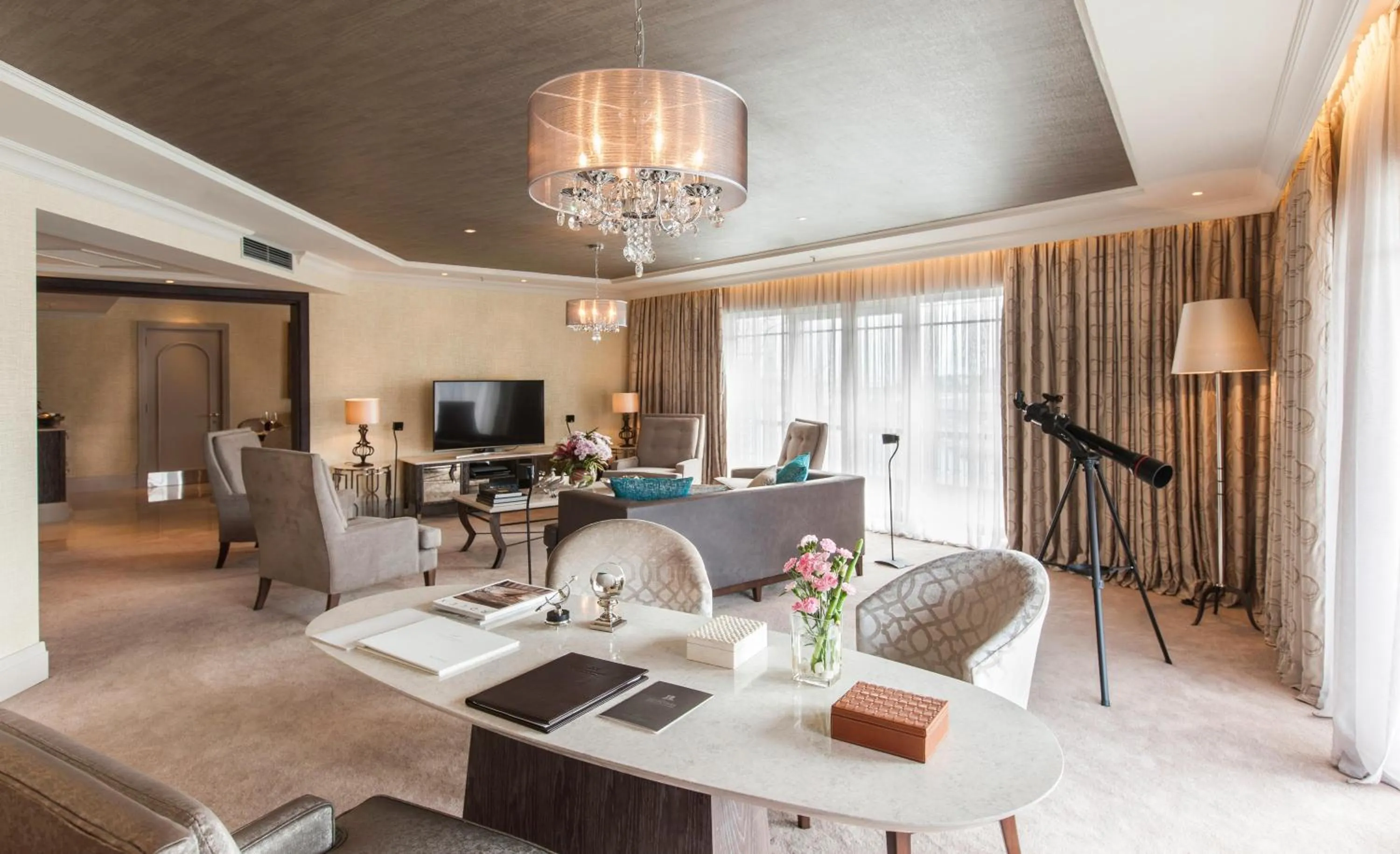 Photo of the whole room in Labourdonnais Waterfront Hotel