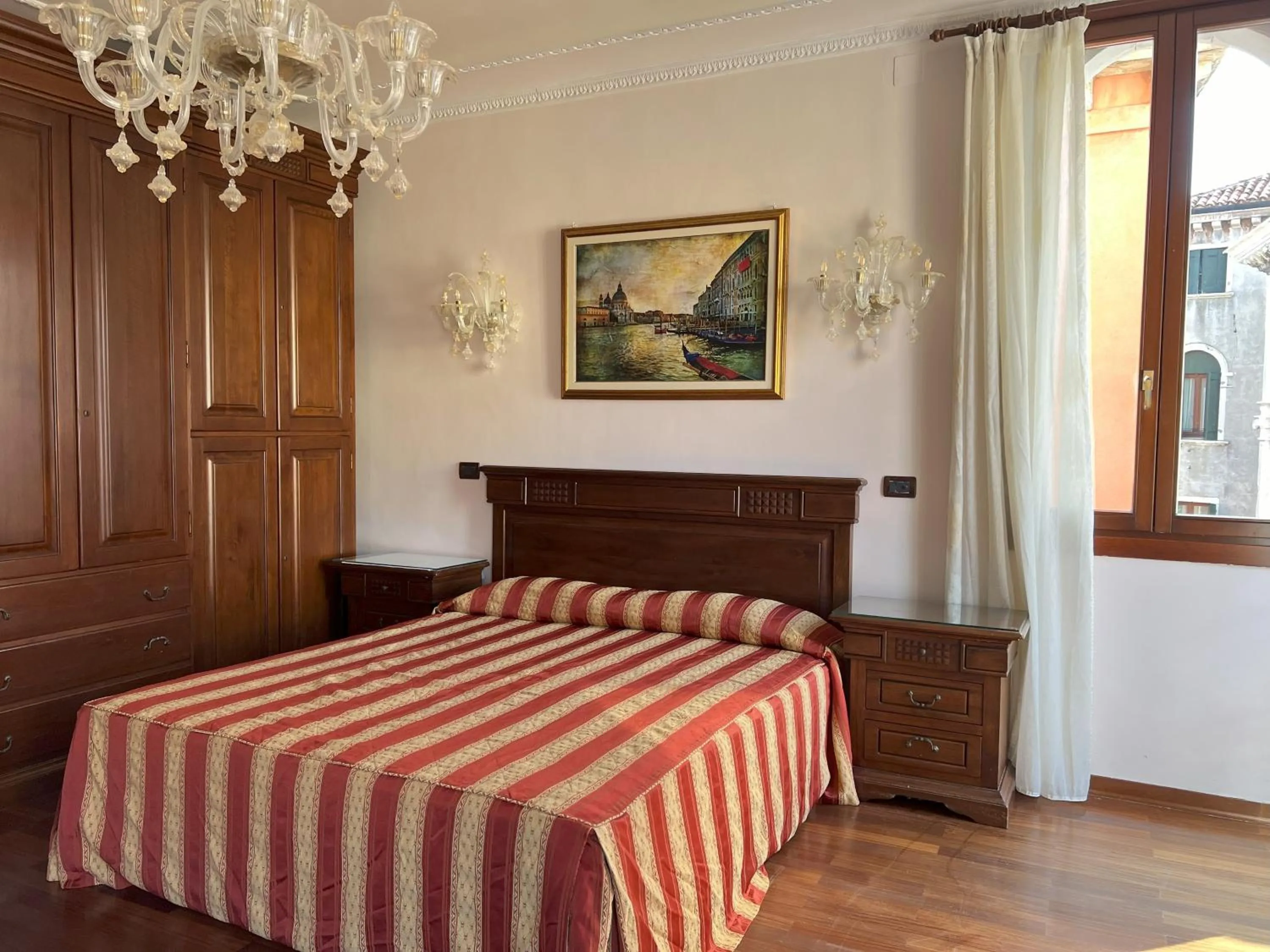 Bedroom, Bed in Hotel San Luca Venezia