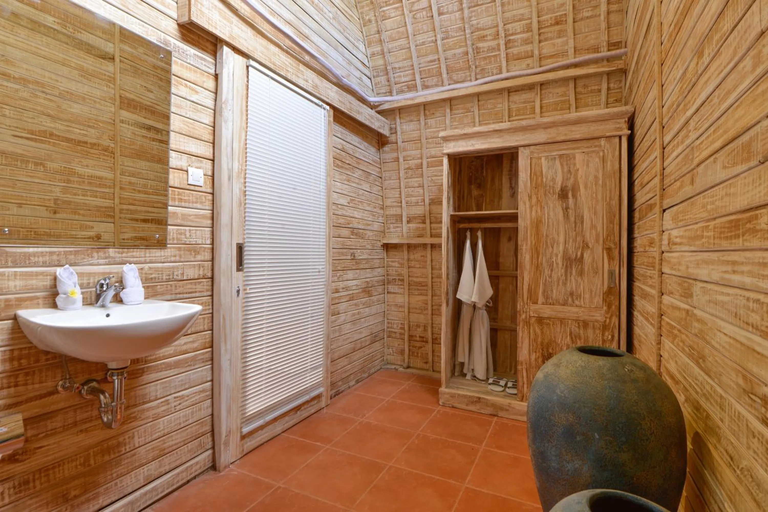 Toilet in Villa Del Mar Canggu by Kanaya Hospitality