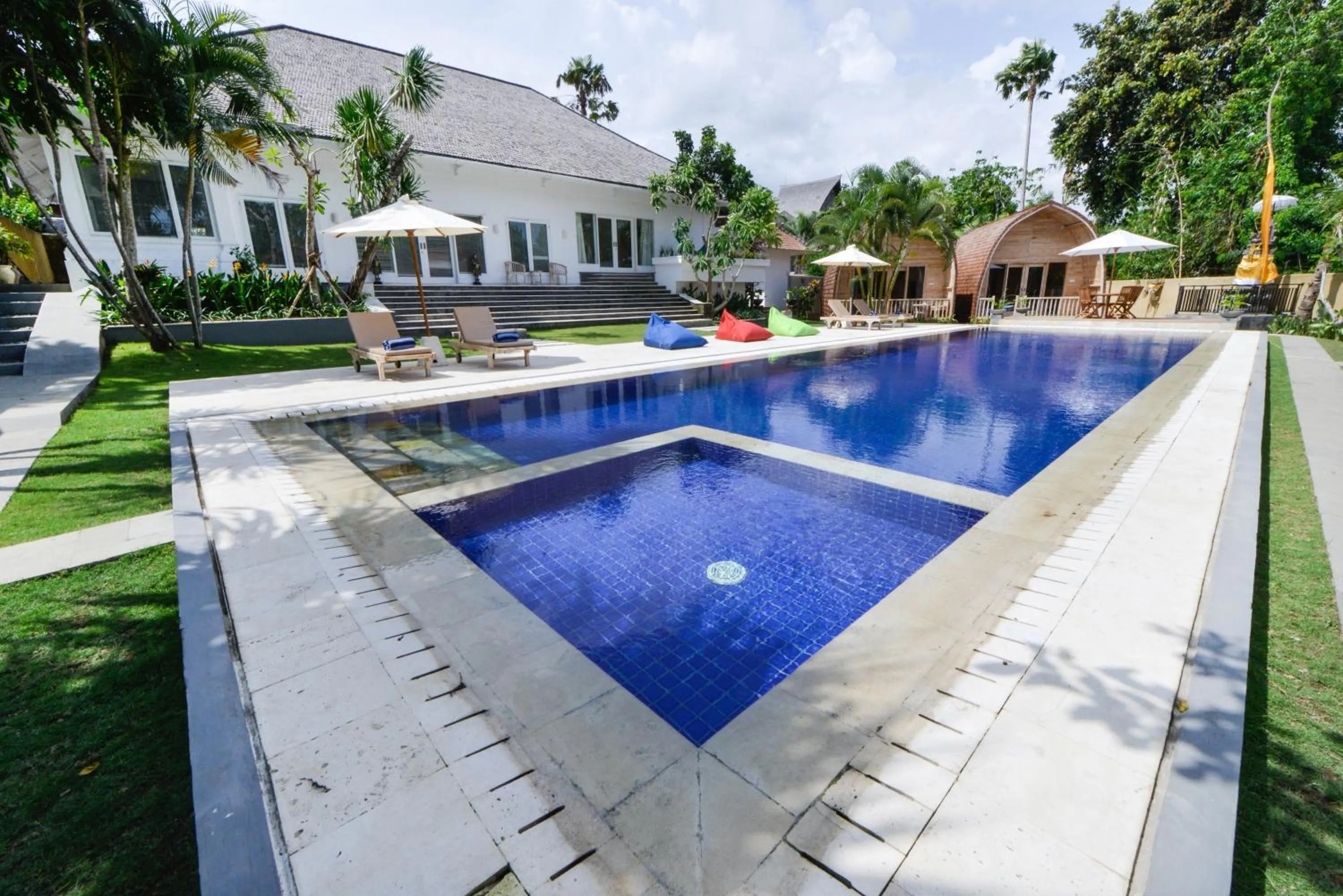 Area and facilities in Villa Del Mar Canggu by Kanaya Hospitality