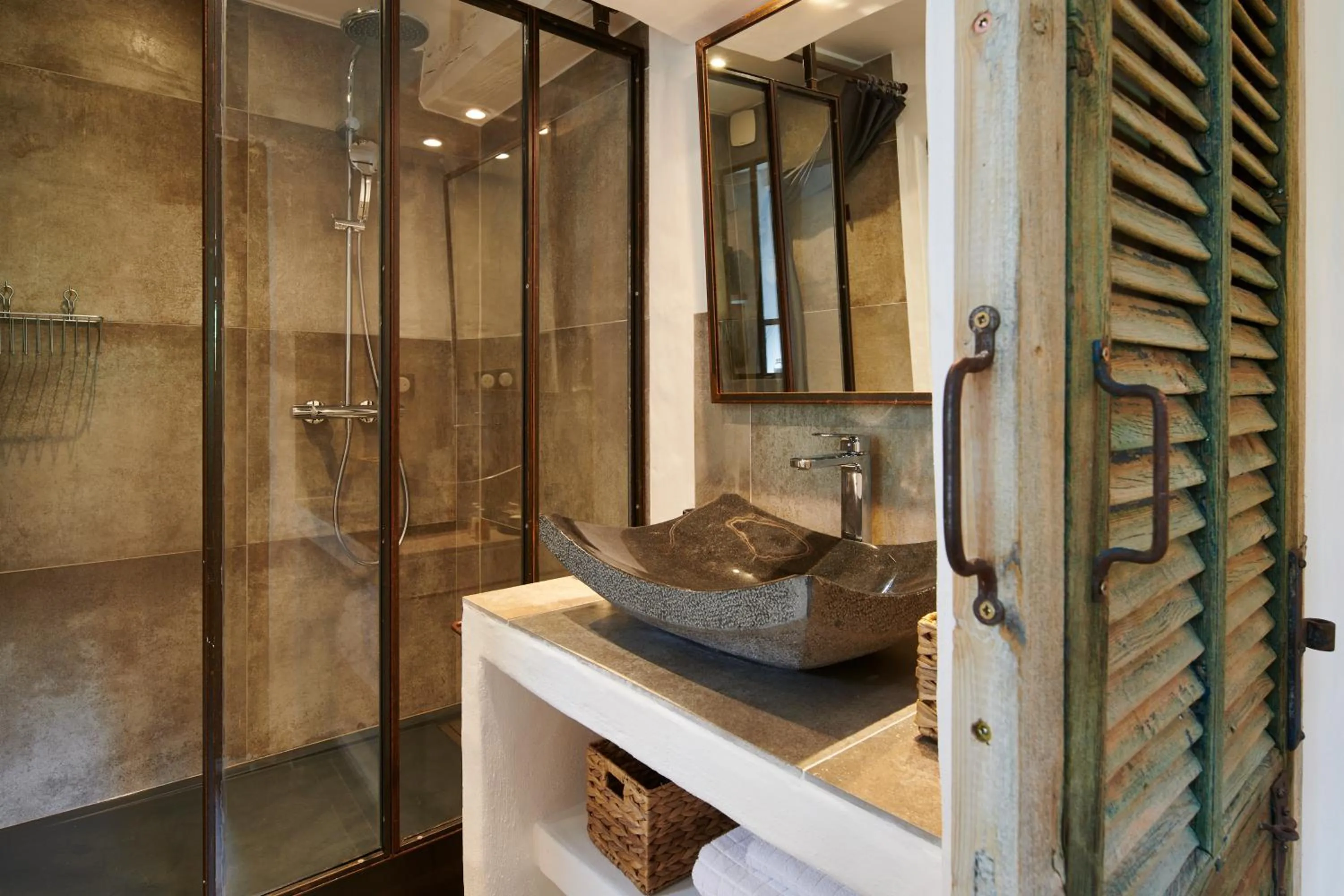 Shower in Ferme Elhorga