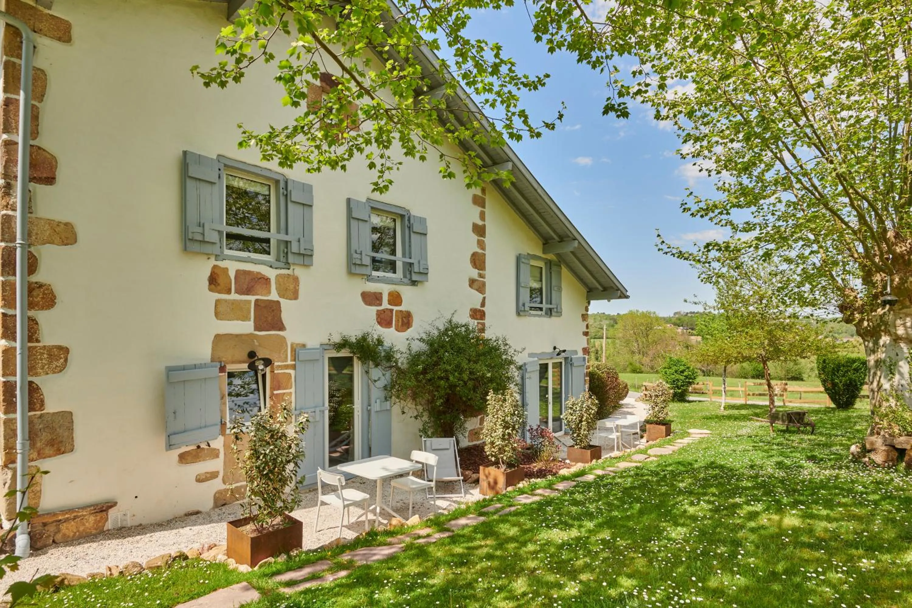 Property building in Ferme Elhorga