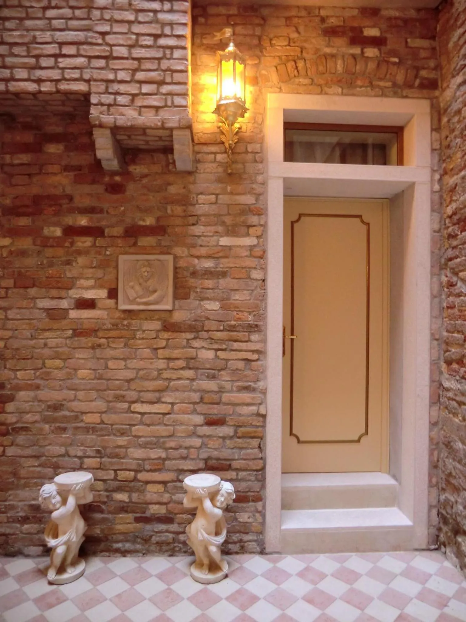 Facade/entrance in Locanda Cà Le Vele