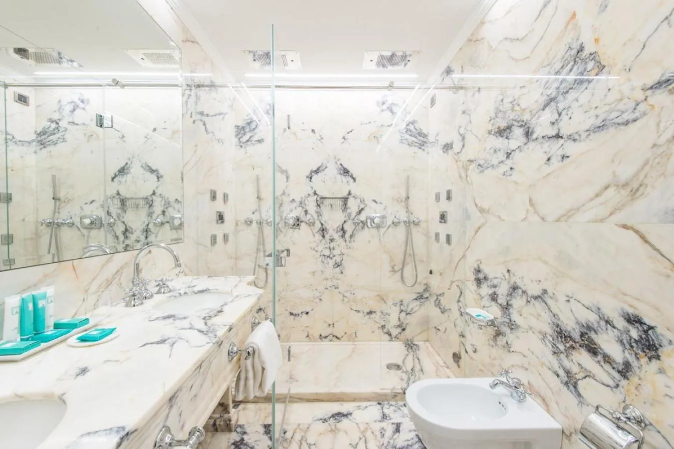 Toilet in Hotel Ai Reali - Small Luxury Hotels of the World