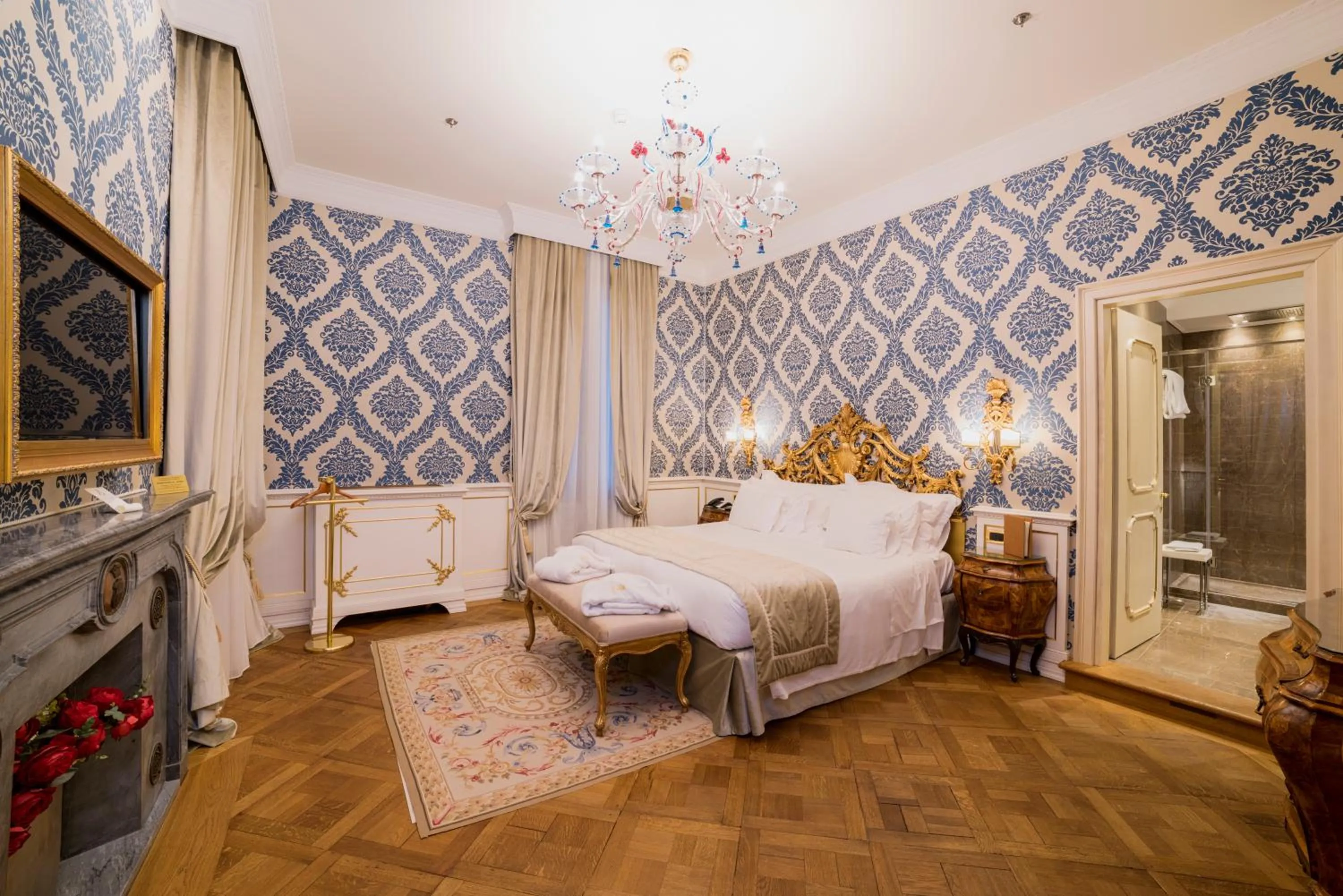 Bedroom, Bed in Hotel Ai Reali - Small Luxury Hotels of the World