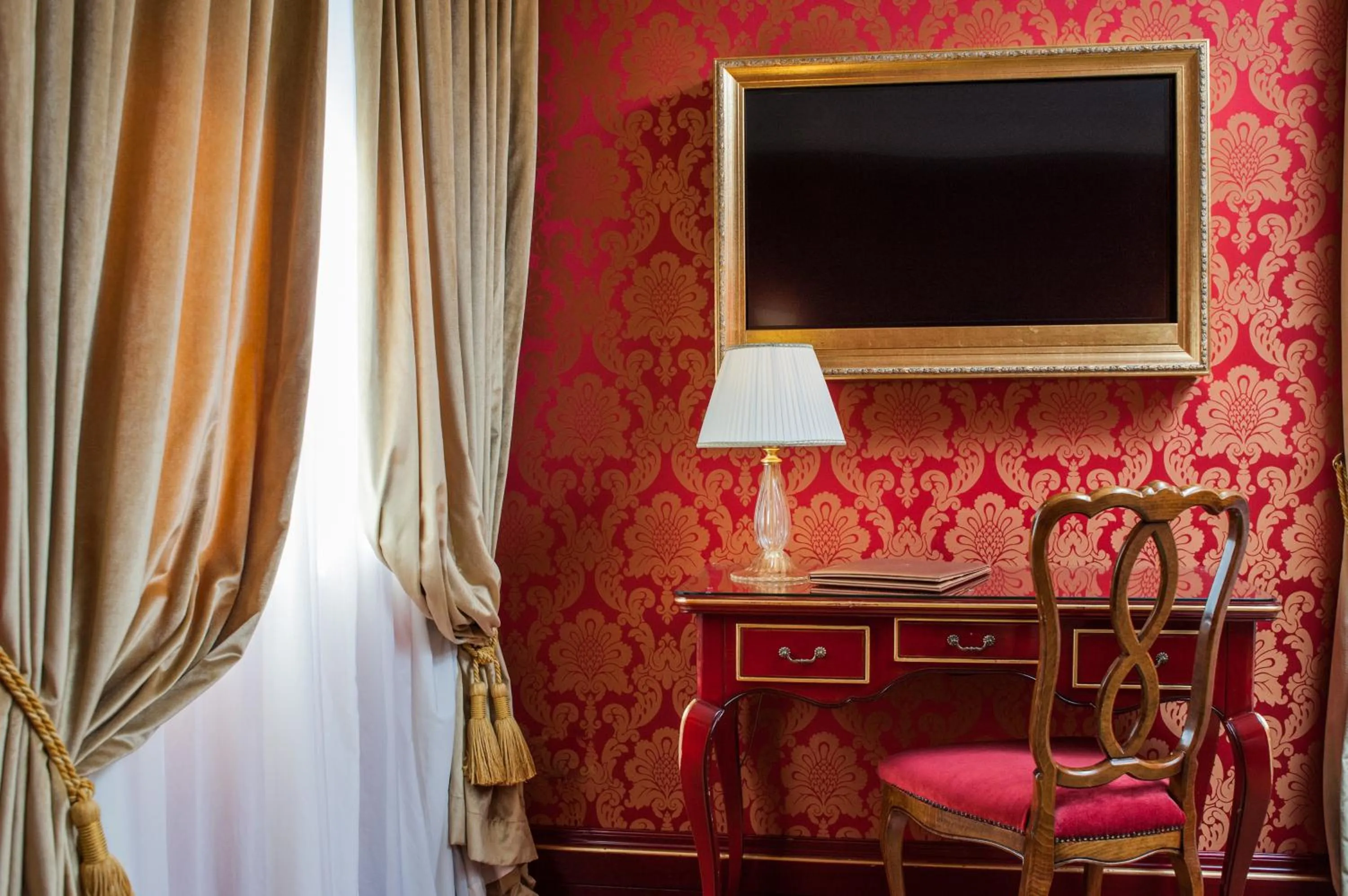 Photo of the whole room in Hotel Ai Reali - Small Luxury Hotels of the World