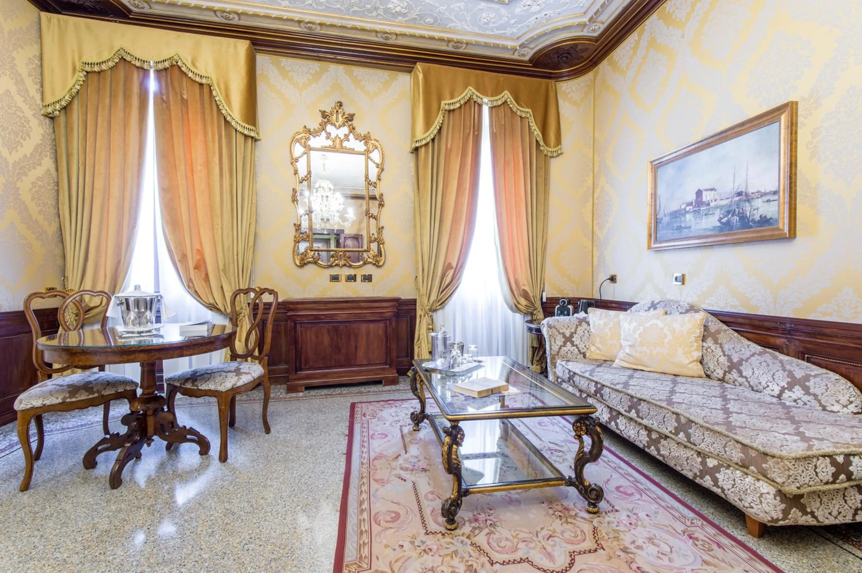 Photo of the whole room, Bed in Hotel Ai Reali - Small Luxury Hotels of the World