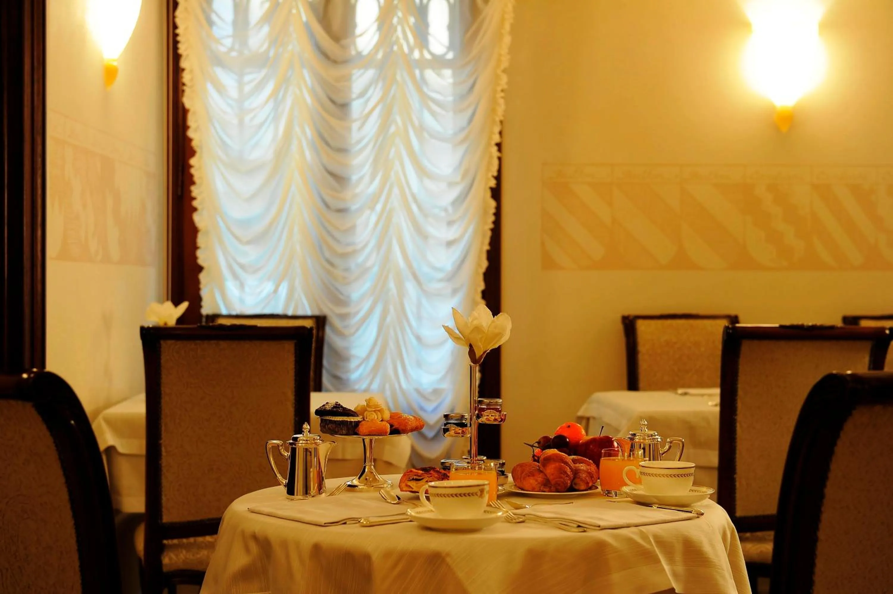 Restaurant/places to eat in Hotel Ai Reali - Small Luxury Hotels of the World