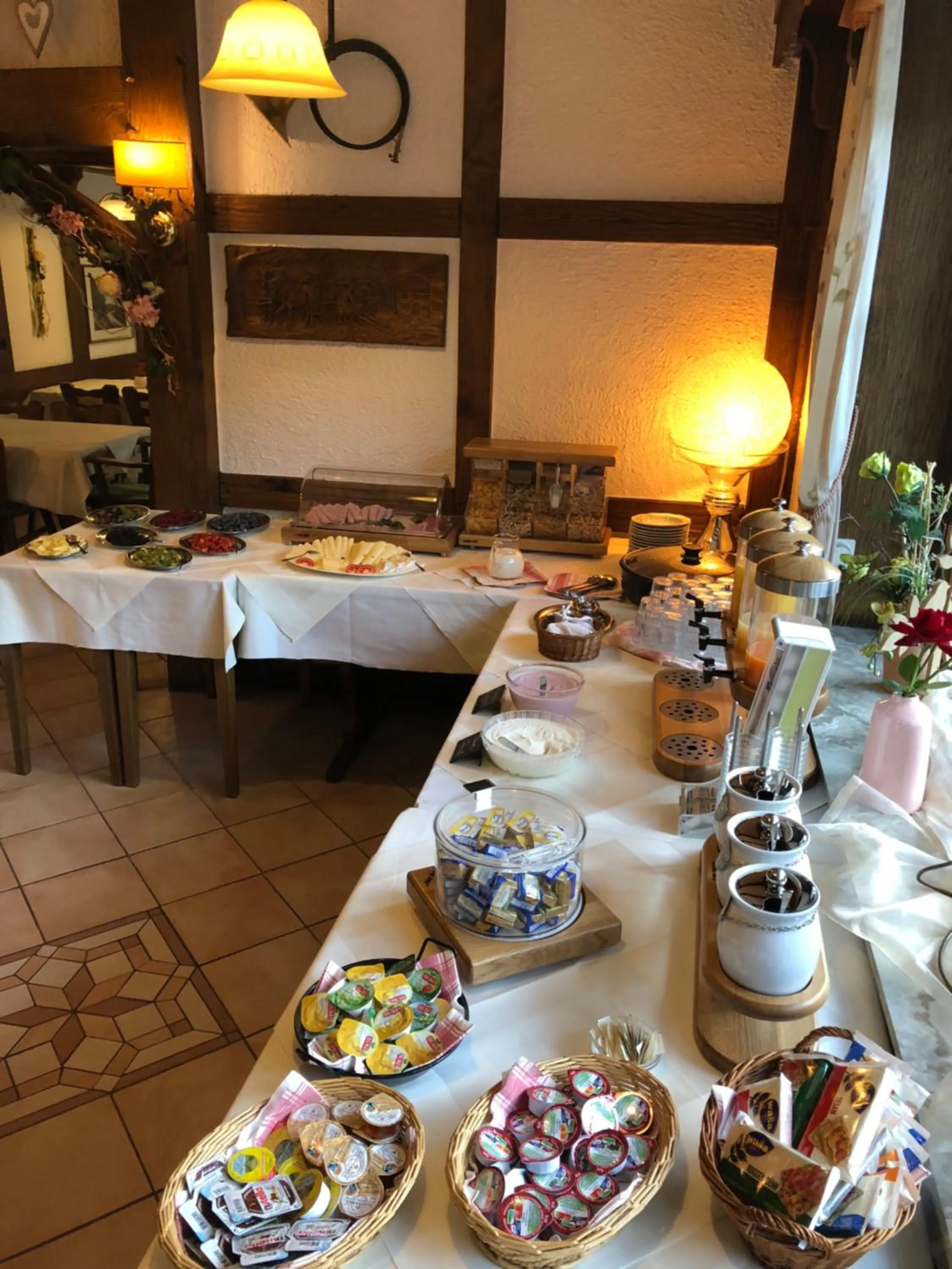 Buffet breakfast in Landhotel Menke