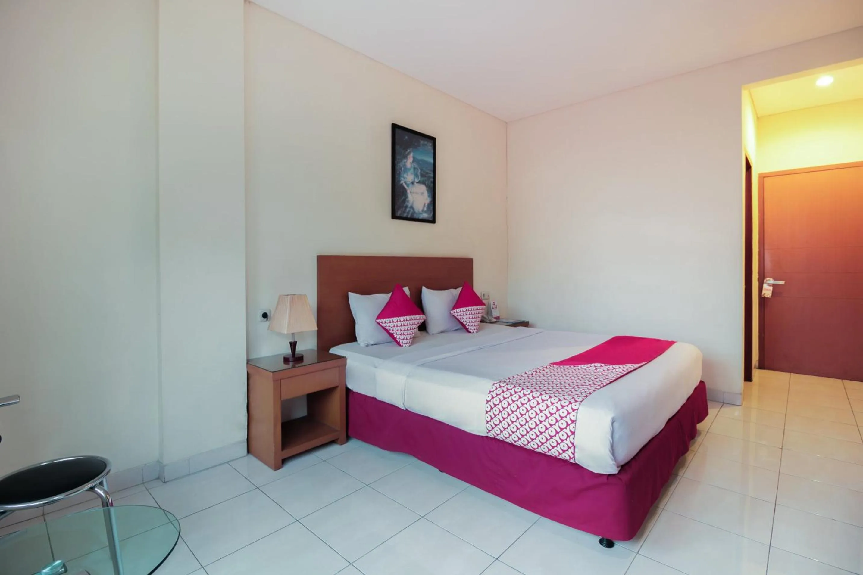 Bedroom, Bed in Capital O Galaxy Inn