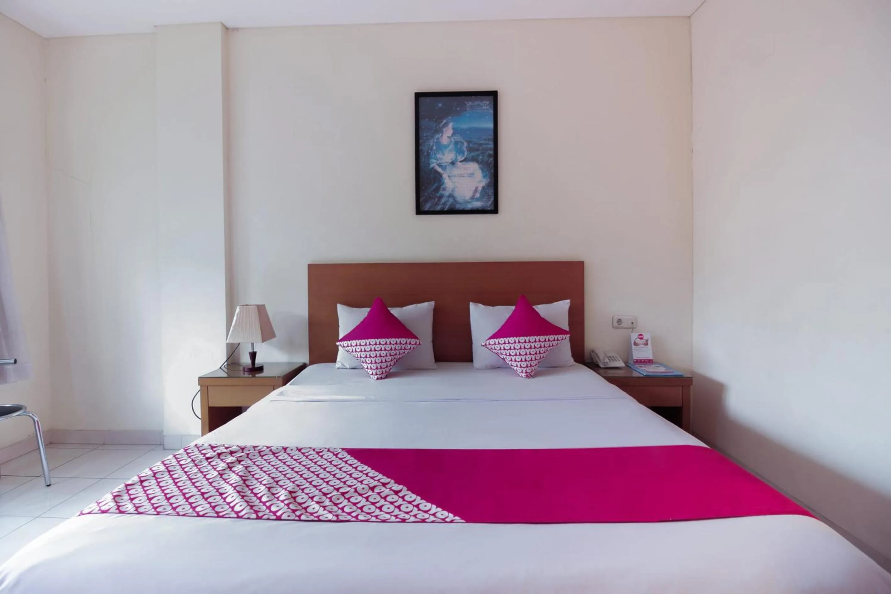 Bedroom, Bed in Capital O Galaxy Inn