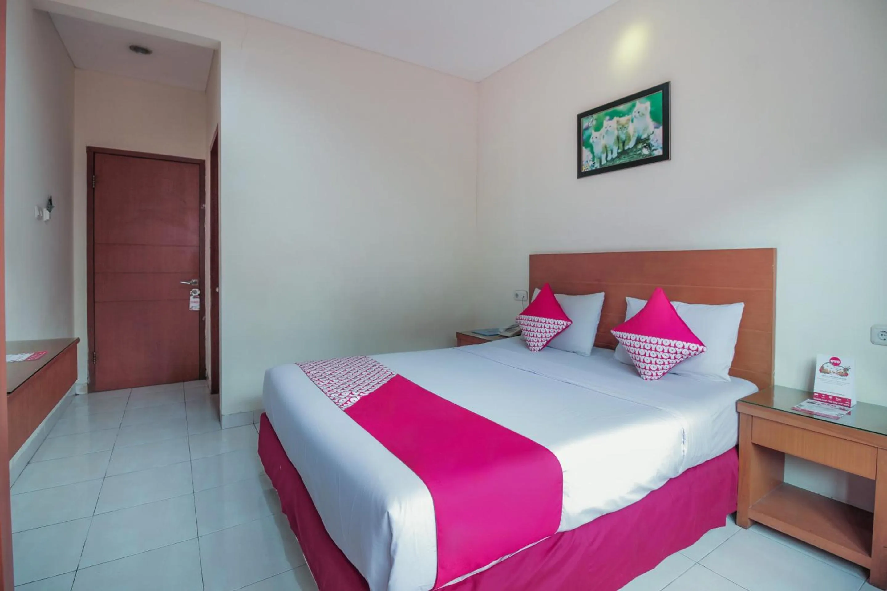 Bedroom, Bed in Capital O Galaxy Inn