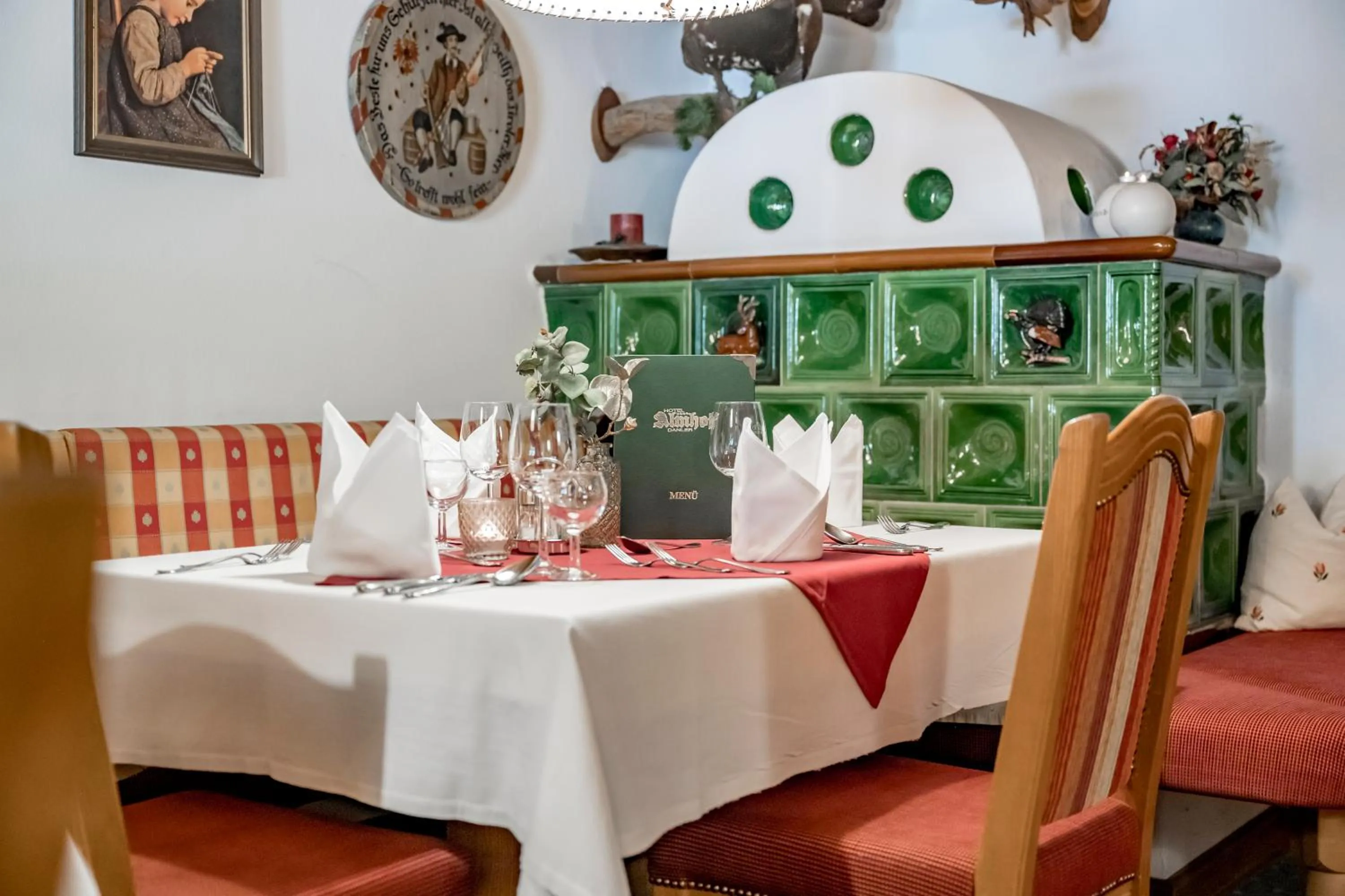 Restaurant/places to eat in Hotel Almhof