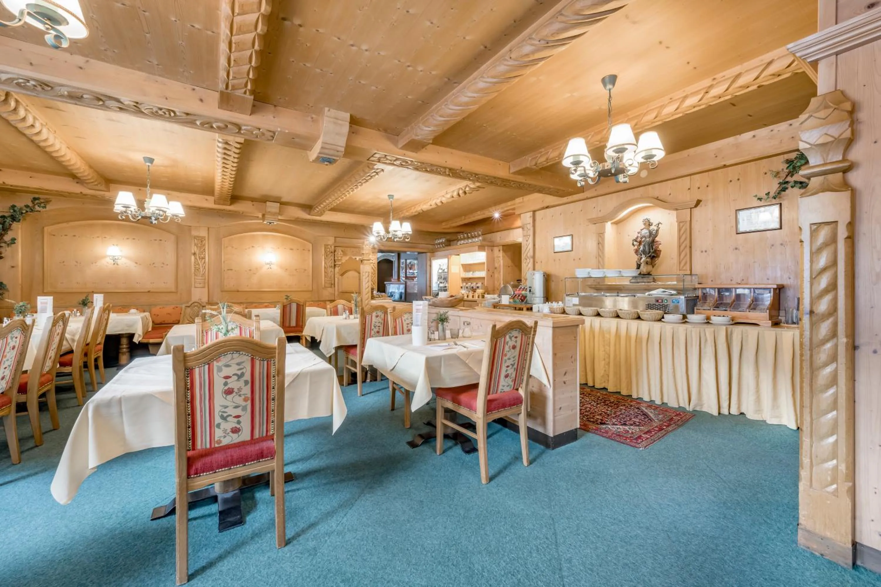 Restaurant/places to eat in Hotel Almhof