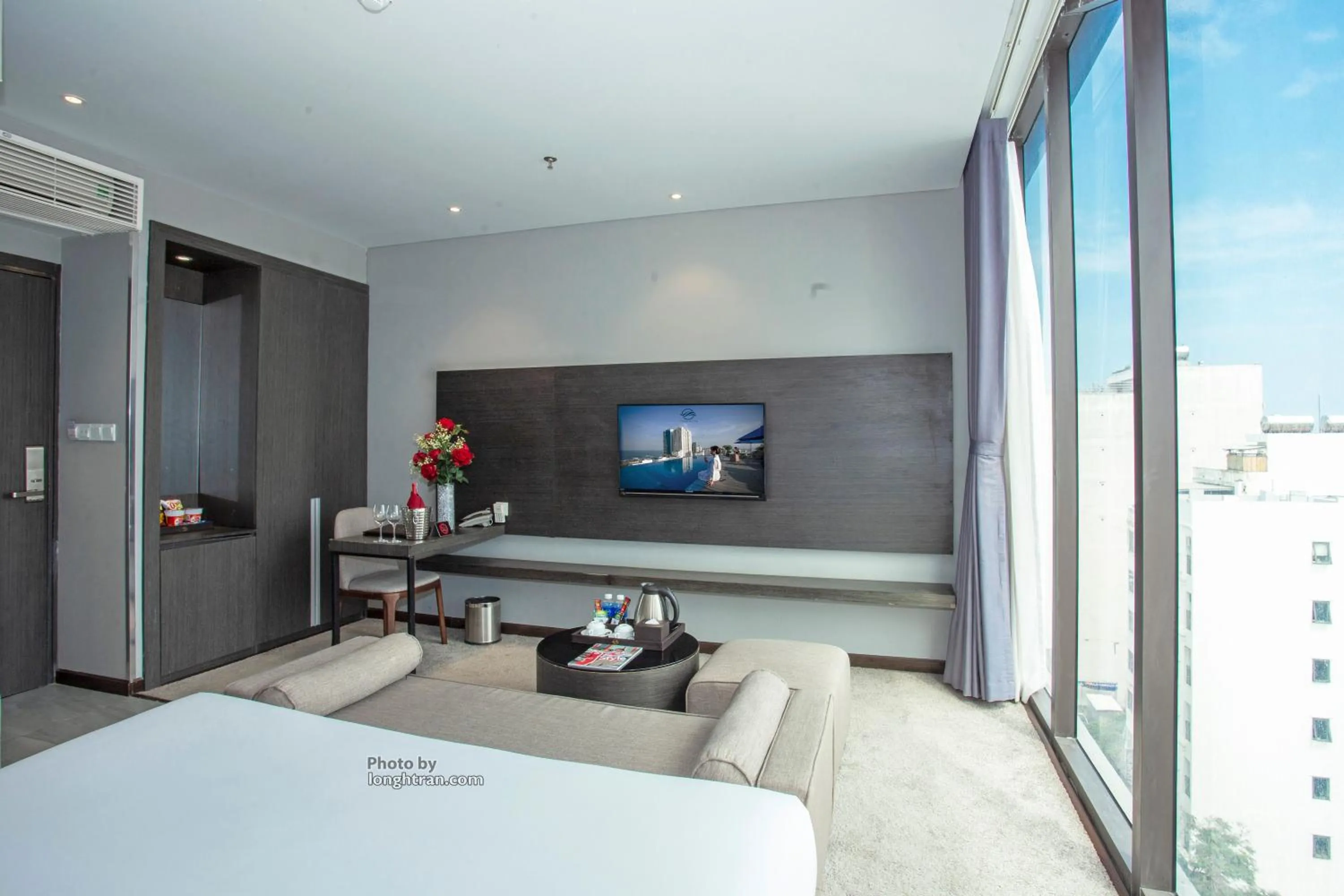 Property building, Bed in Grand Ocean Luxury Boutique - Infinity Rooftop Pool