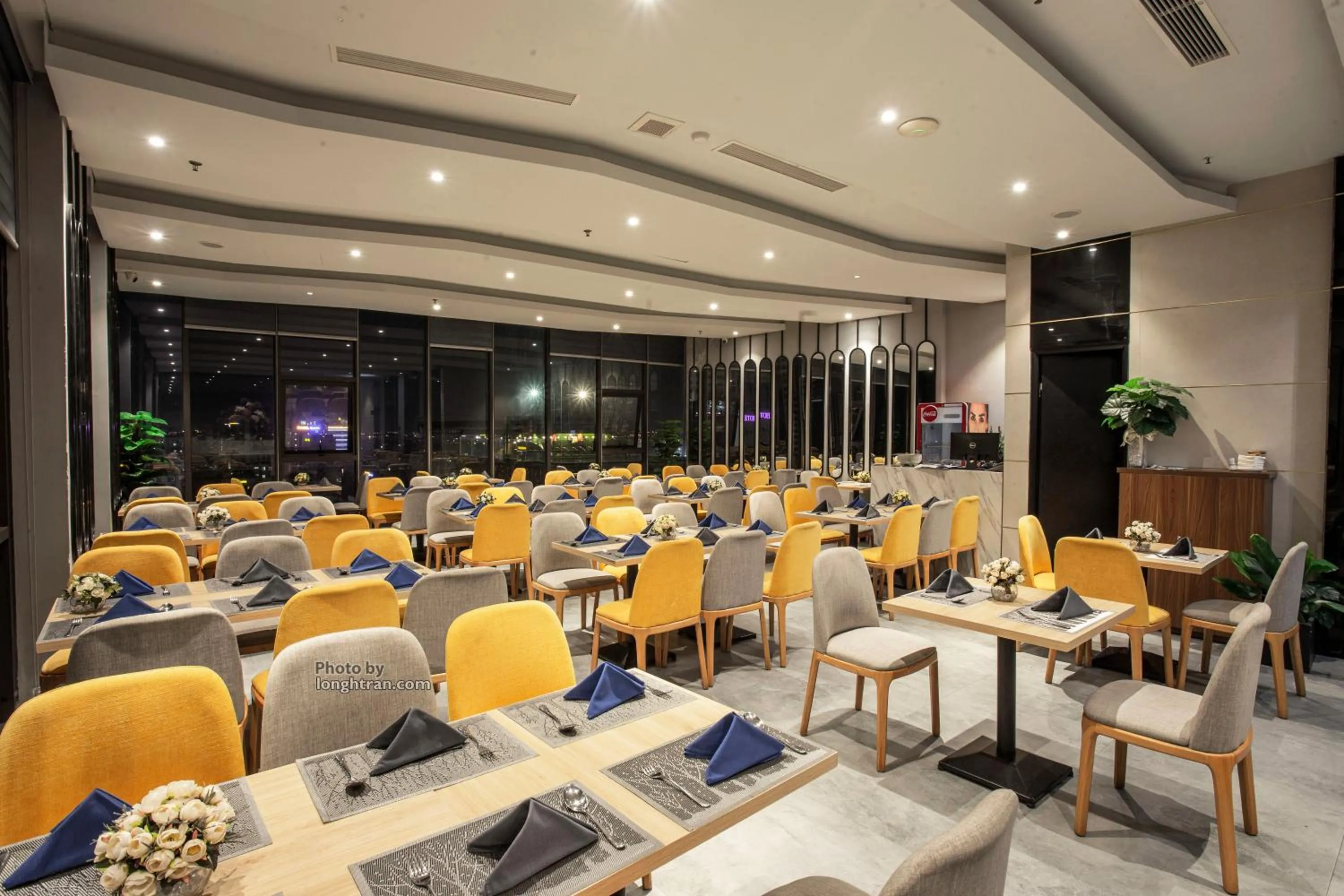 Restaurant/places to eat in Grand Ocean Luxury Boutique - Infinity Rooftop Pool