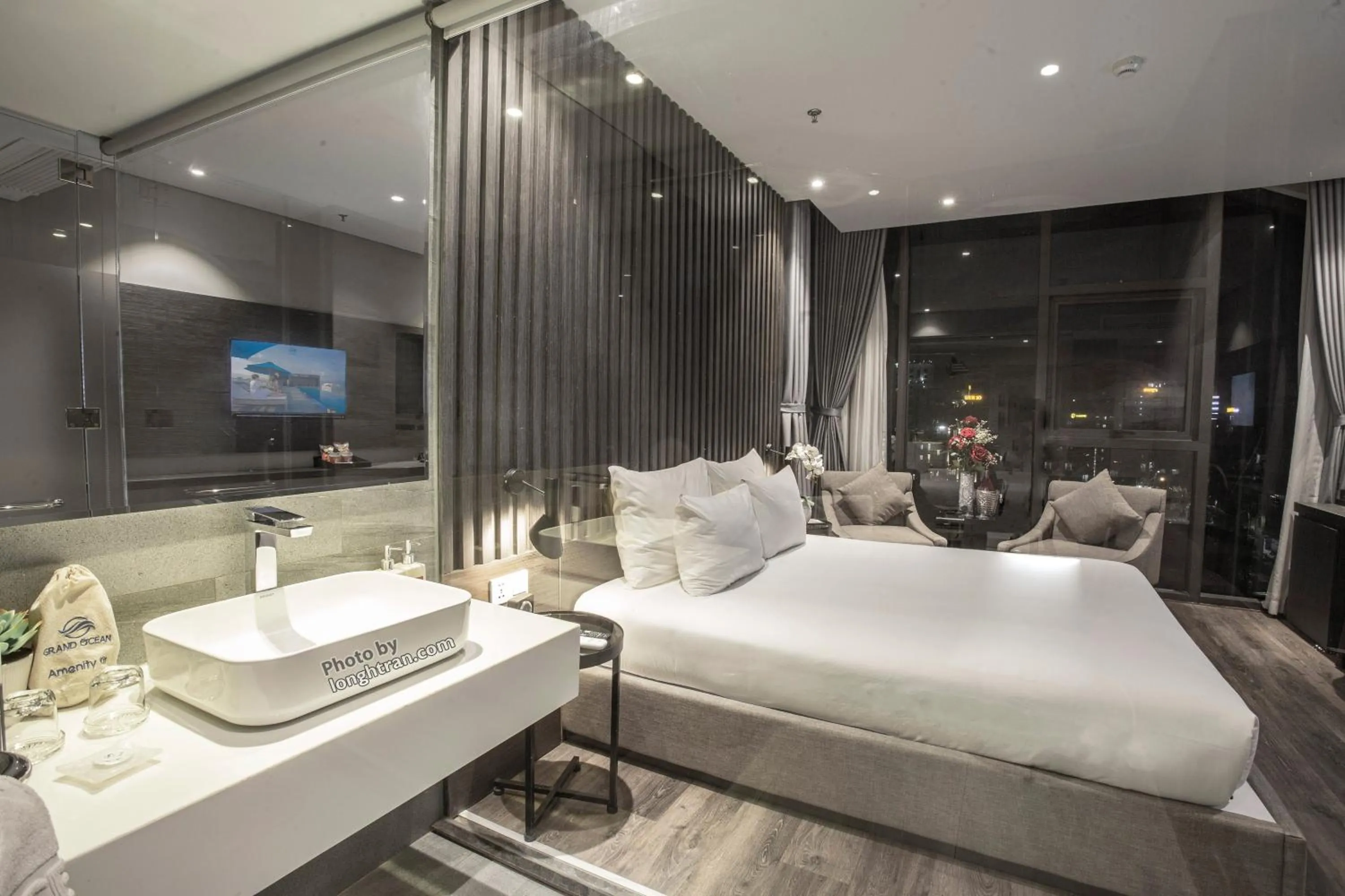 Property building, Bed in Grand Ocean Luxury Boutique - Infinity Rooftop Pool