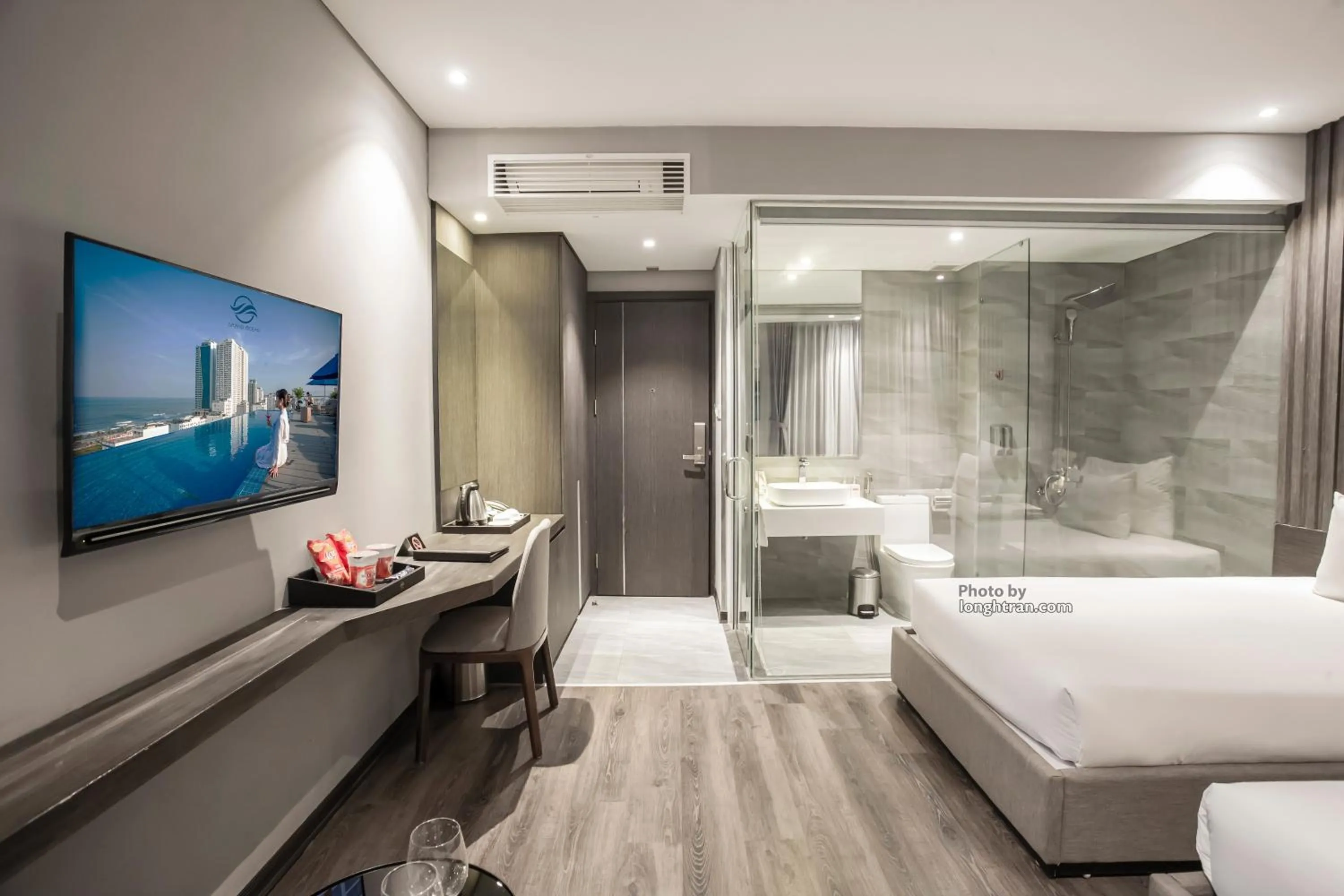 Property building, Bed in Grand Ocean Luxury Boutique - Infinity Rooftop Pool