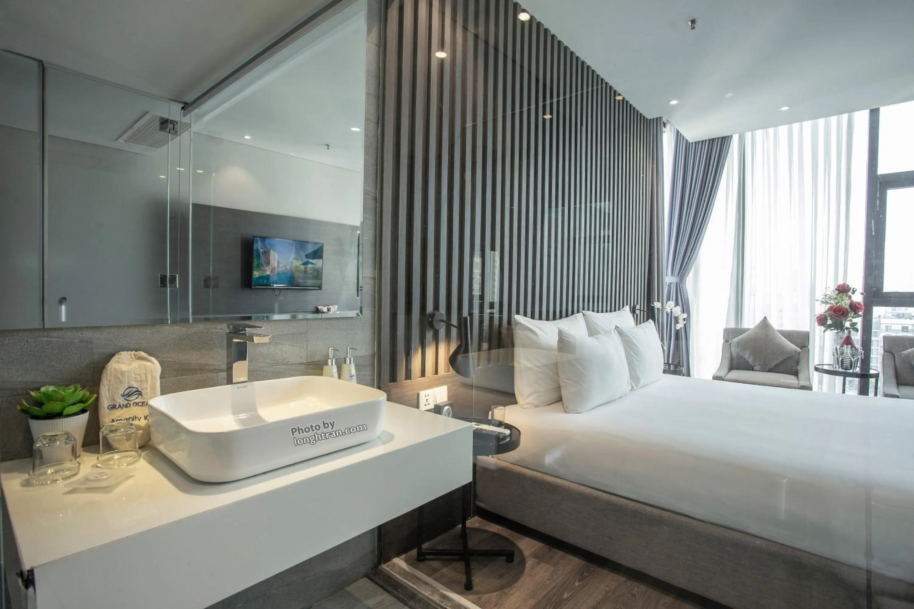 Property building, Bed in Grand Ocean Luxury Boutique - Infinity Rooftop Pool