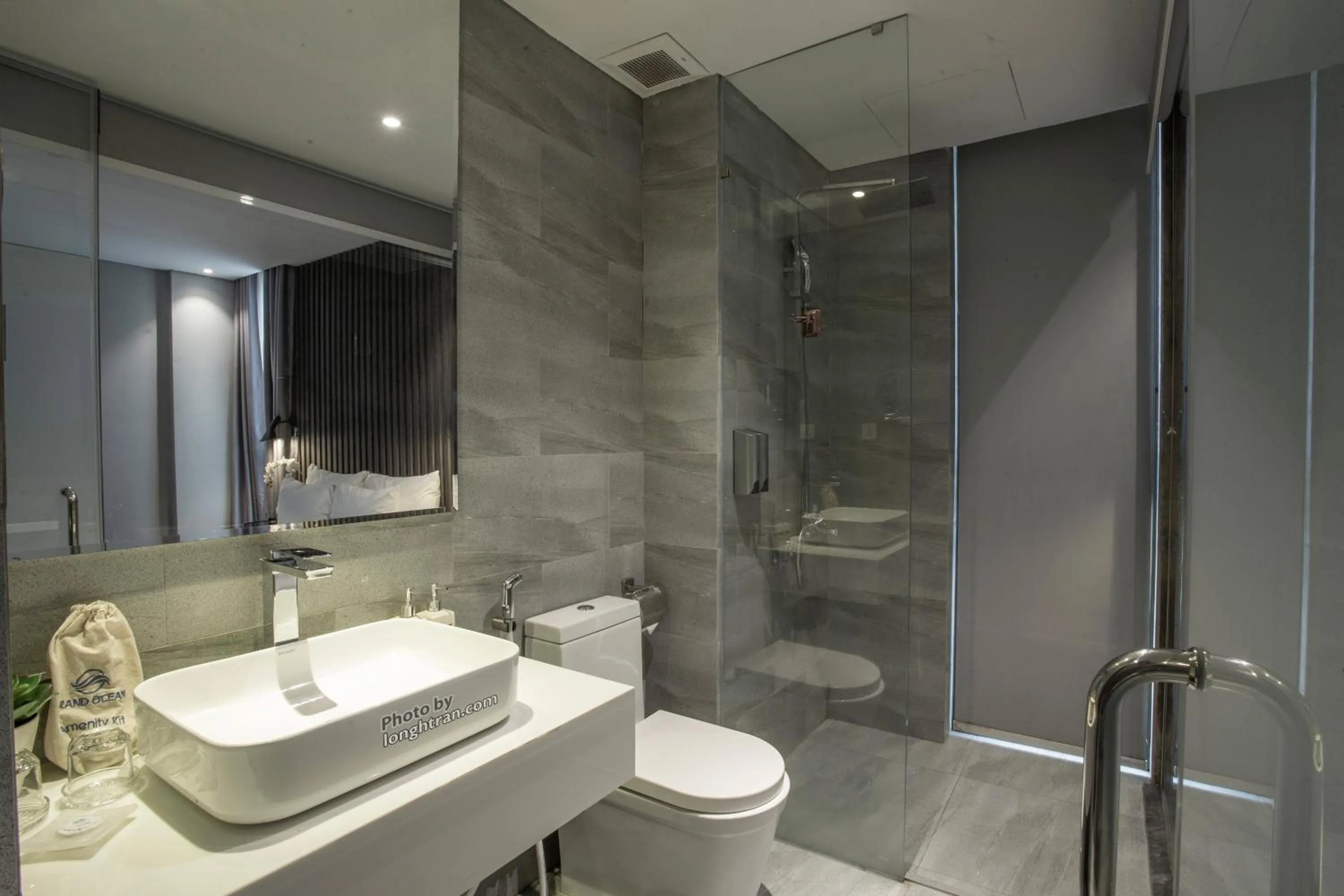 Property building in Grand Ocean Luxury Boutique - Infinity Rooftop Pool