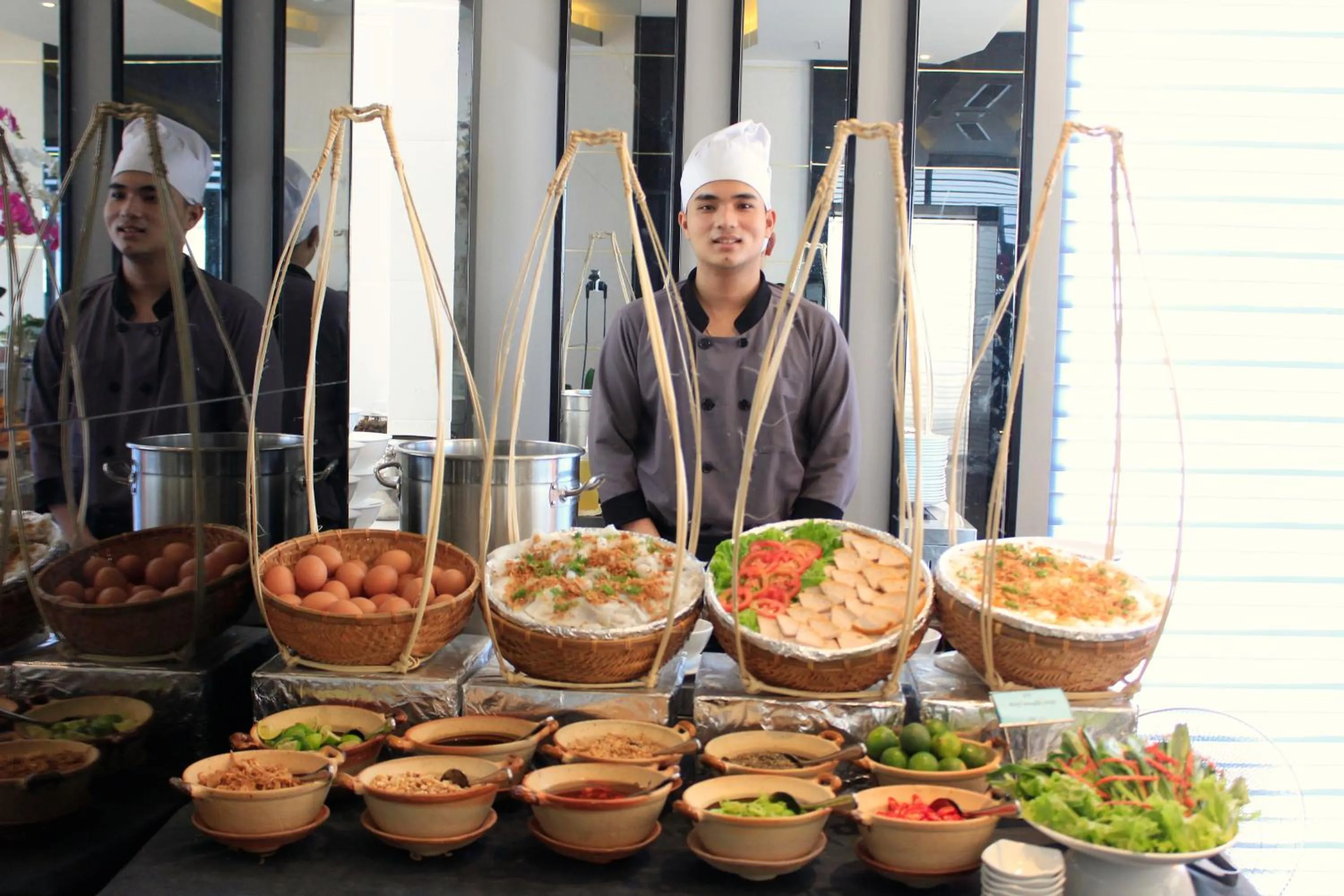 Restaurant/places to eat in Grand Ocean Luxury Boutique - Infinity Rooftop Pool