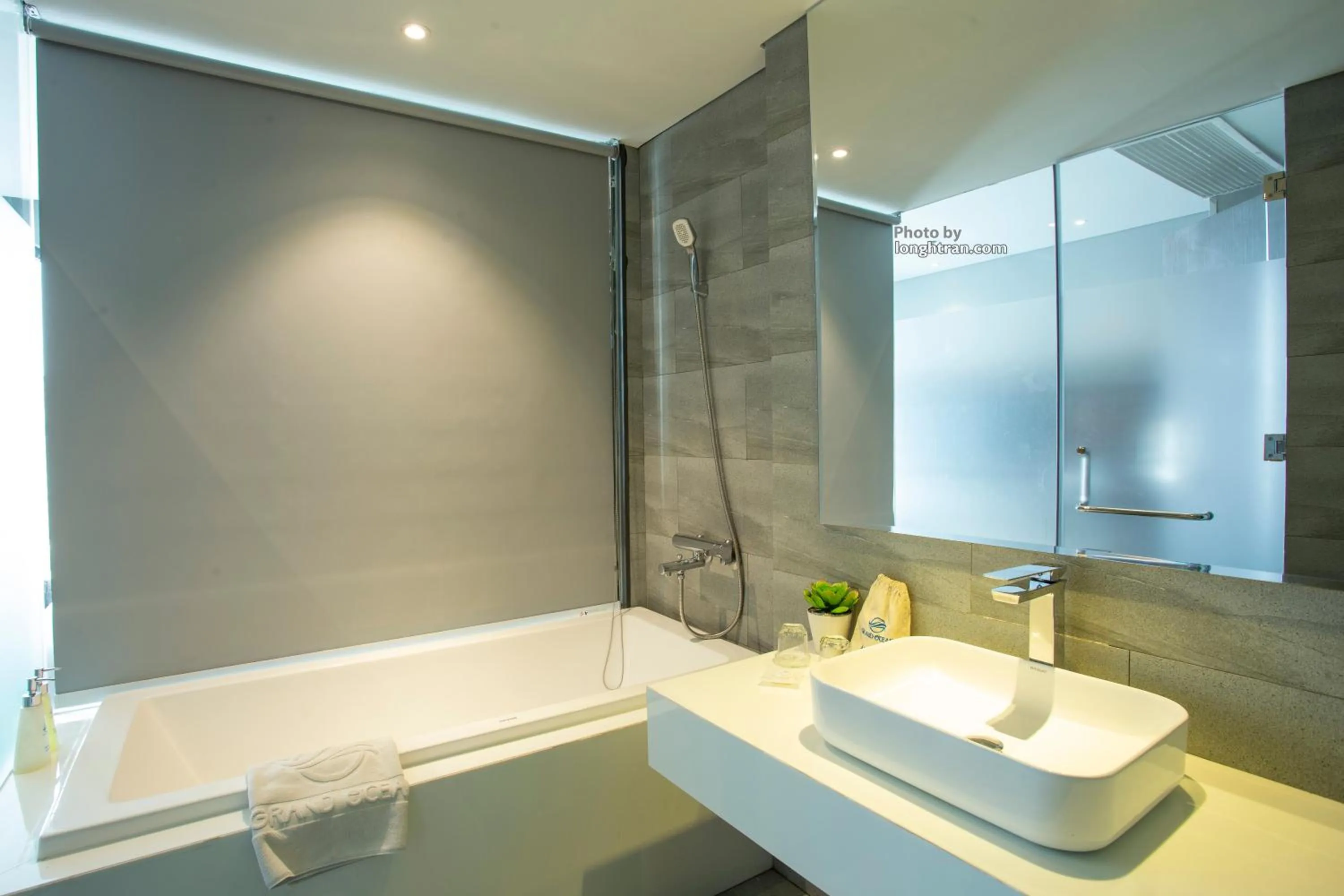 Shower in Grand Ocean Luxury Boutique - Infinity Rooftop Pool