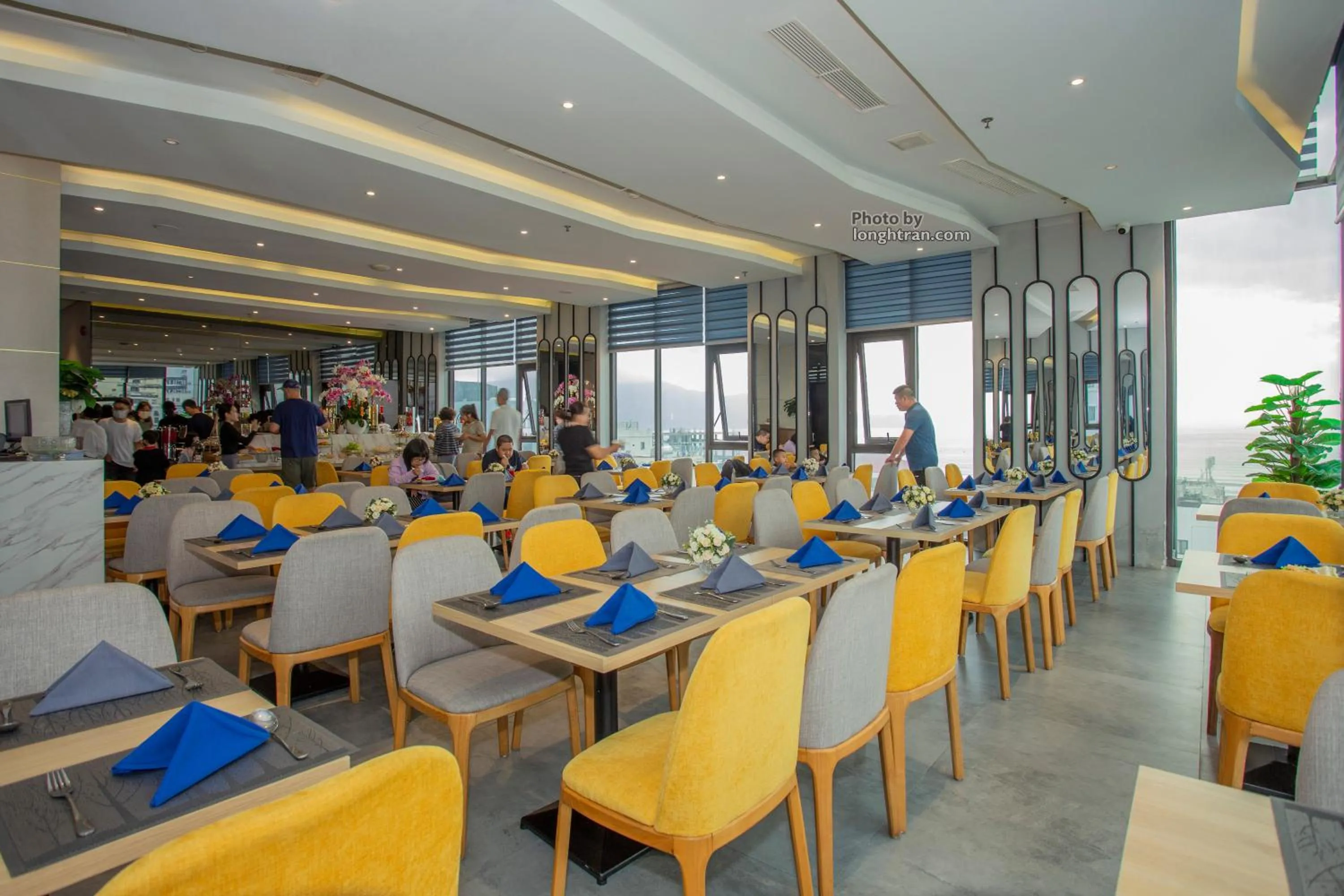 Restaurant/places to eat in Grand Ocean Luxury Boutique - Infinity Rooftop Pool